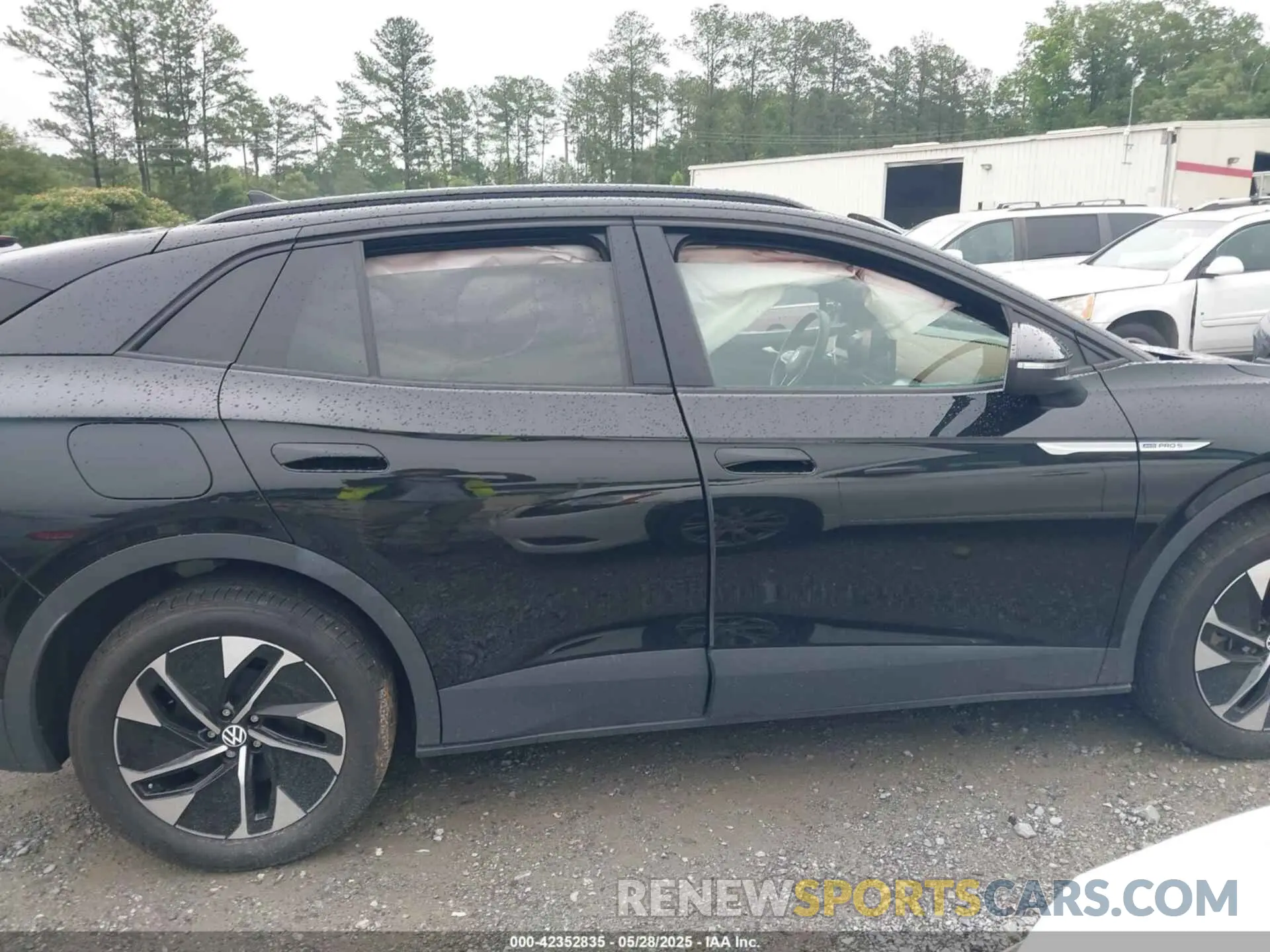 13 Photograph of a damaged car WVGGNPE20NP046926 VOLKSWAGEN ID.4 2022