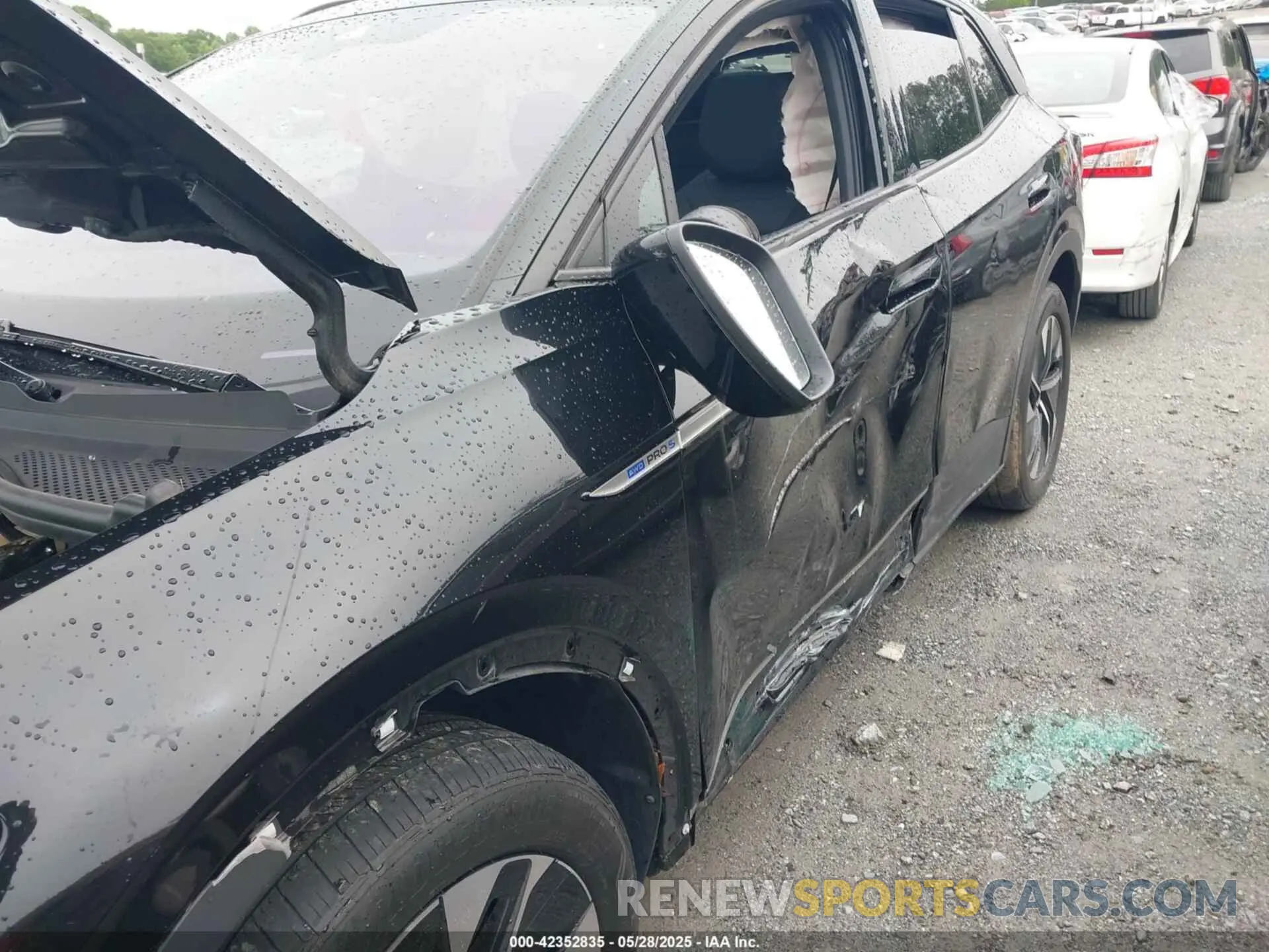 6 Photograph of a damaged car WVGGNPE20NP046926 VOLKSWAGEN ID.4 2022
