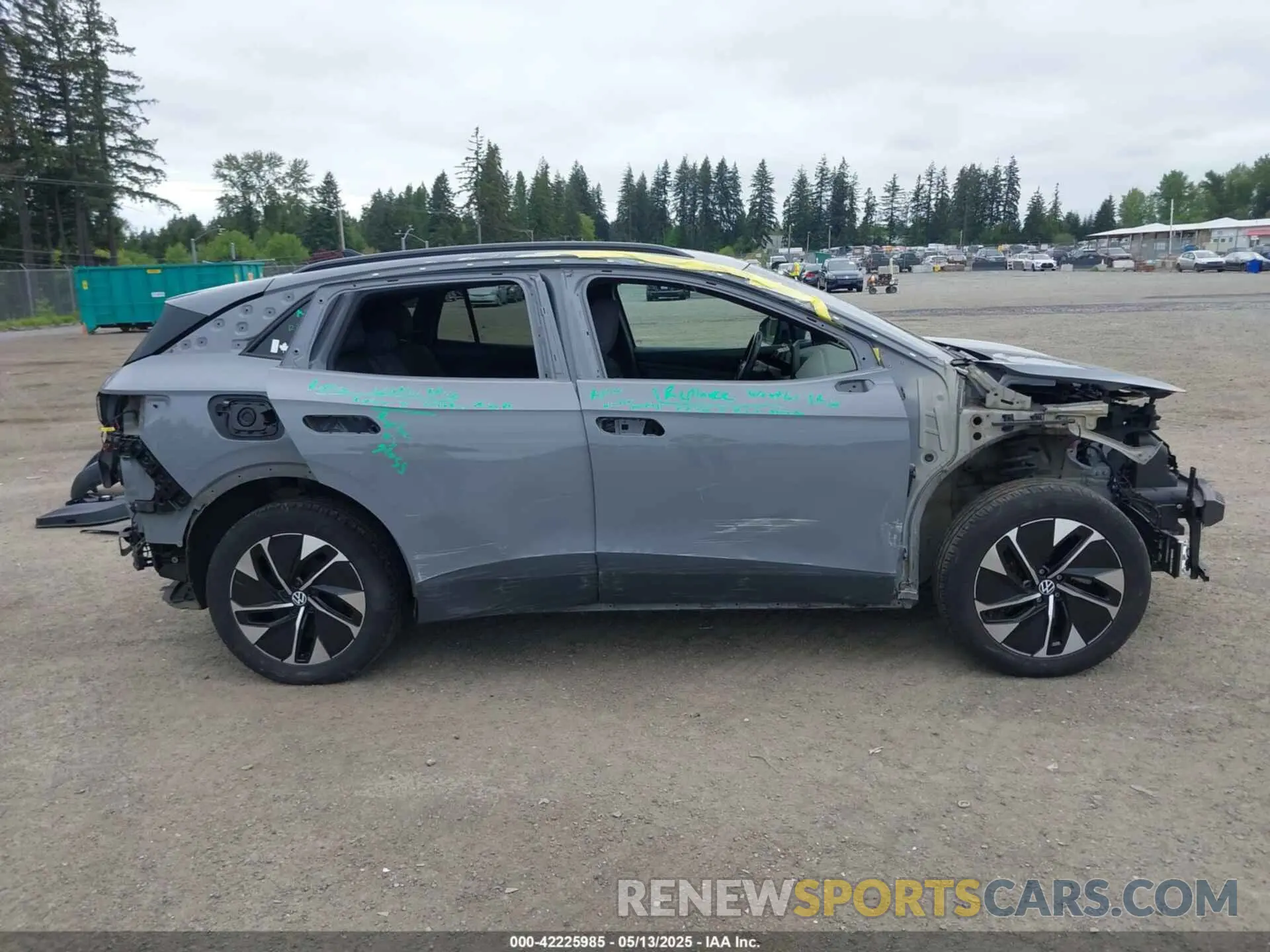 14 Photograph of a damaged car WVGJNPE2XNP038869 VOLKSWAGEN ID.4 2022