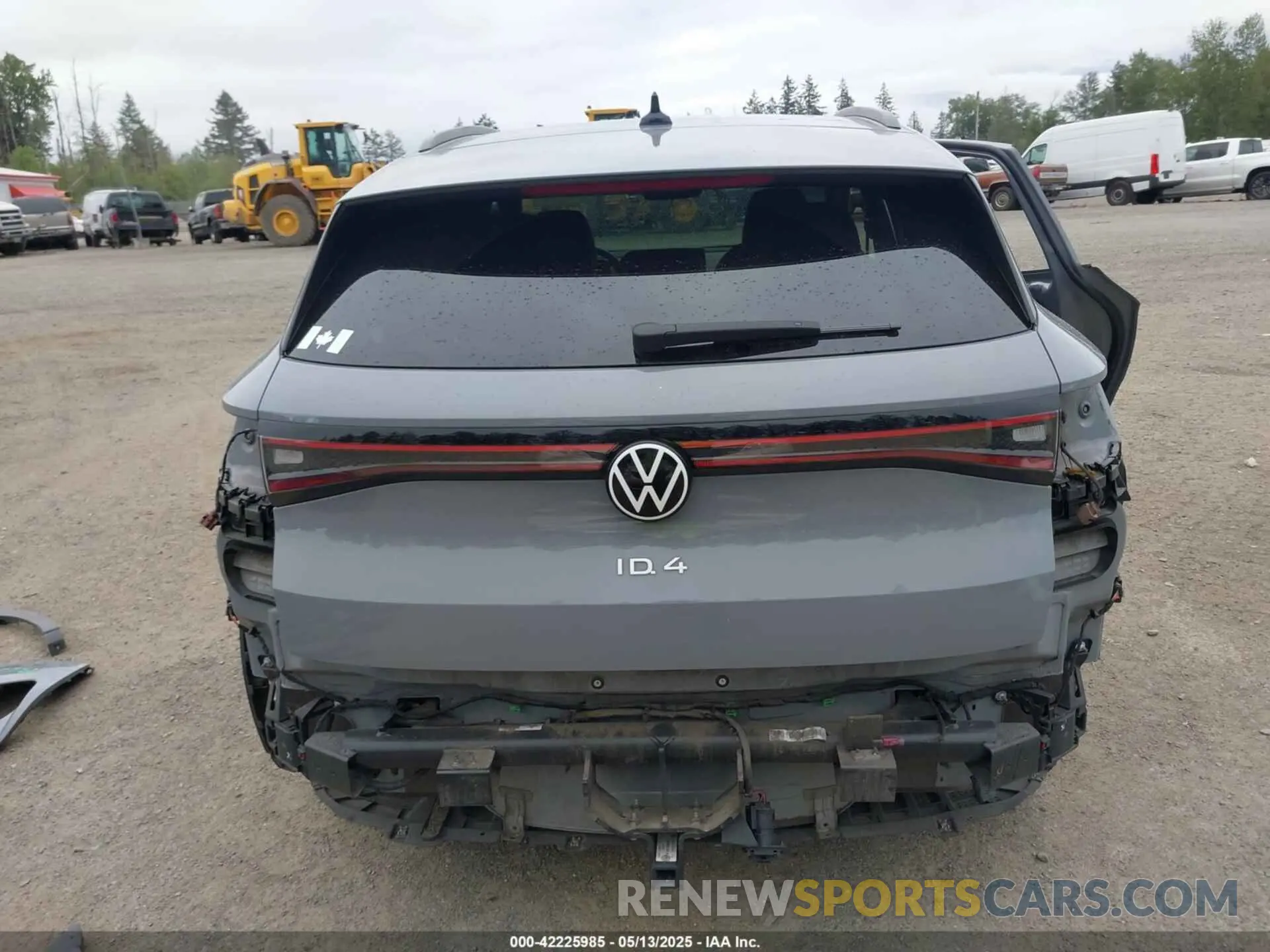 17 Photograph of a damaged car WVGJNPE2XNP038869 VOLKSWAGEN ID.4 2022