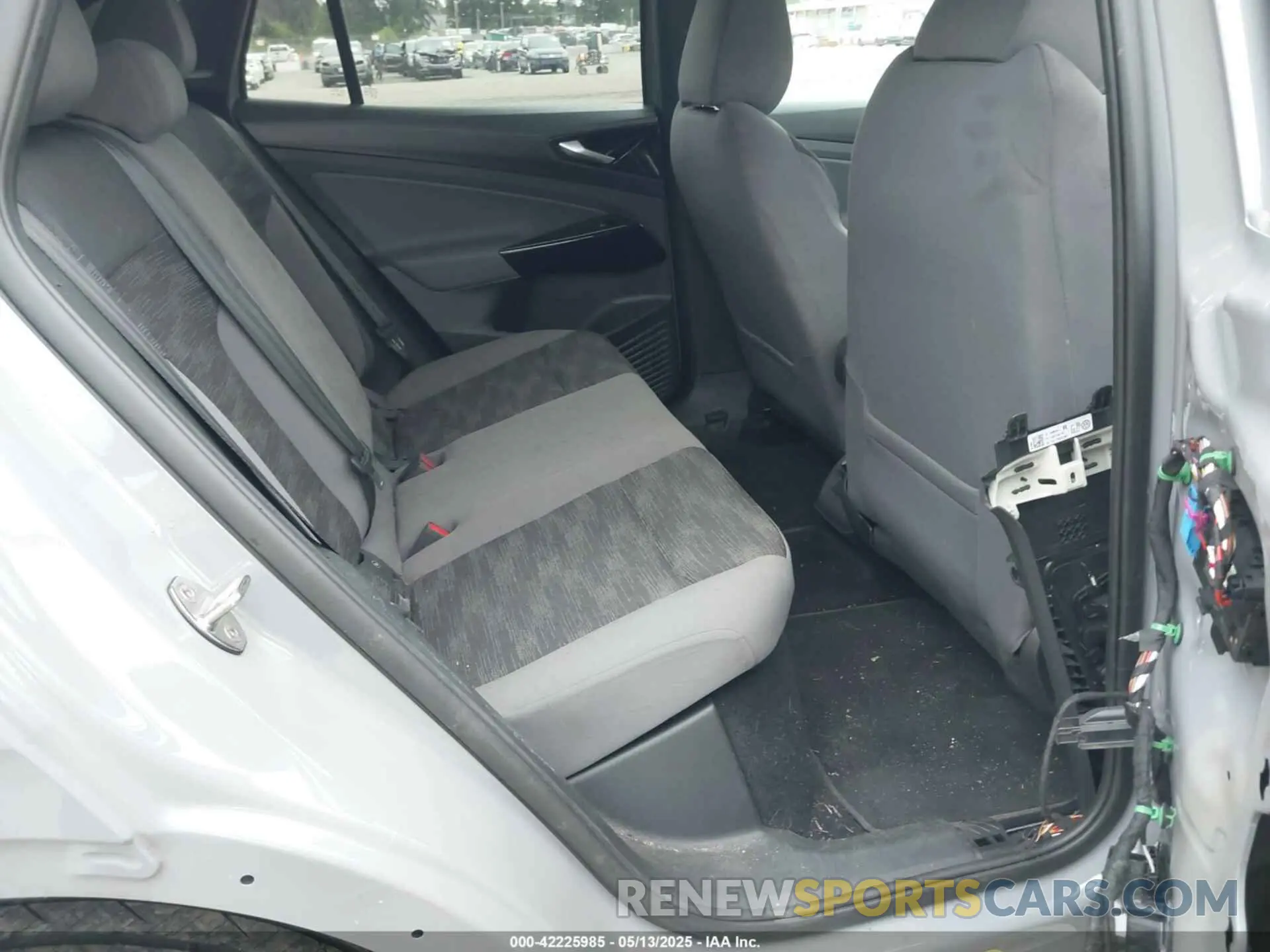 8 Photograph of a damaged car WVGJNPE2XNP038869 VOLKSWAGEN ID.4 2022