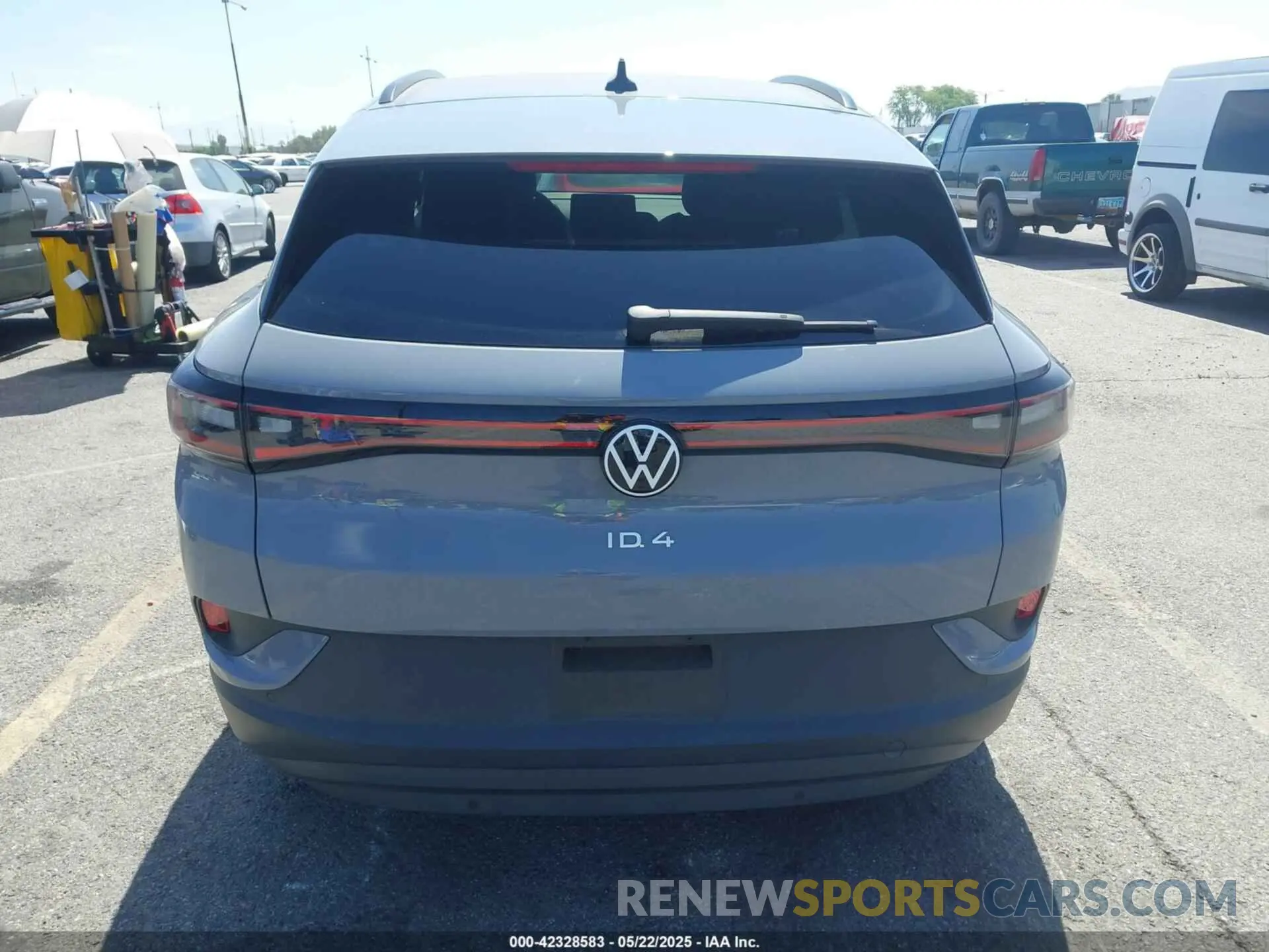 17 Photograph of a damaged car WVGRMPE29NP065406 VOLKSWAGEN ID.4 2022