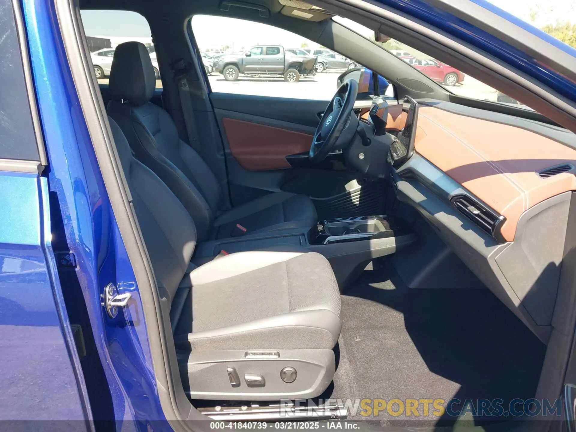 5 Photograph of a damaged car WVGTMPE21NP063199 VOLKSWAGEN ID.4 2022