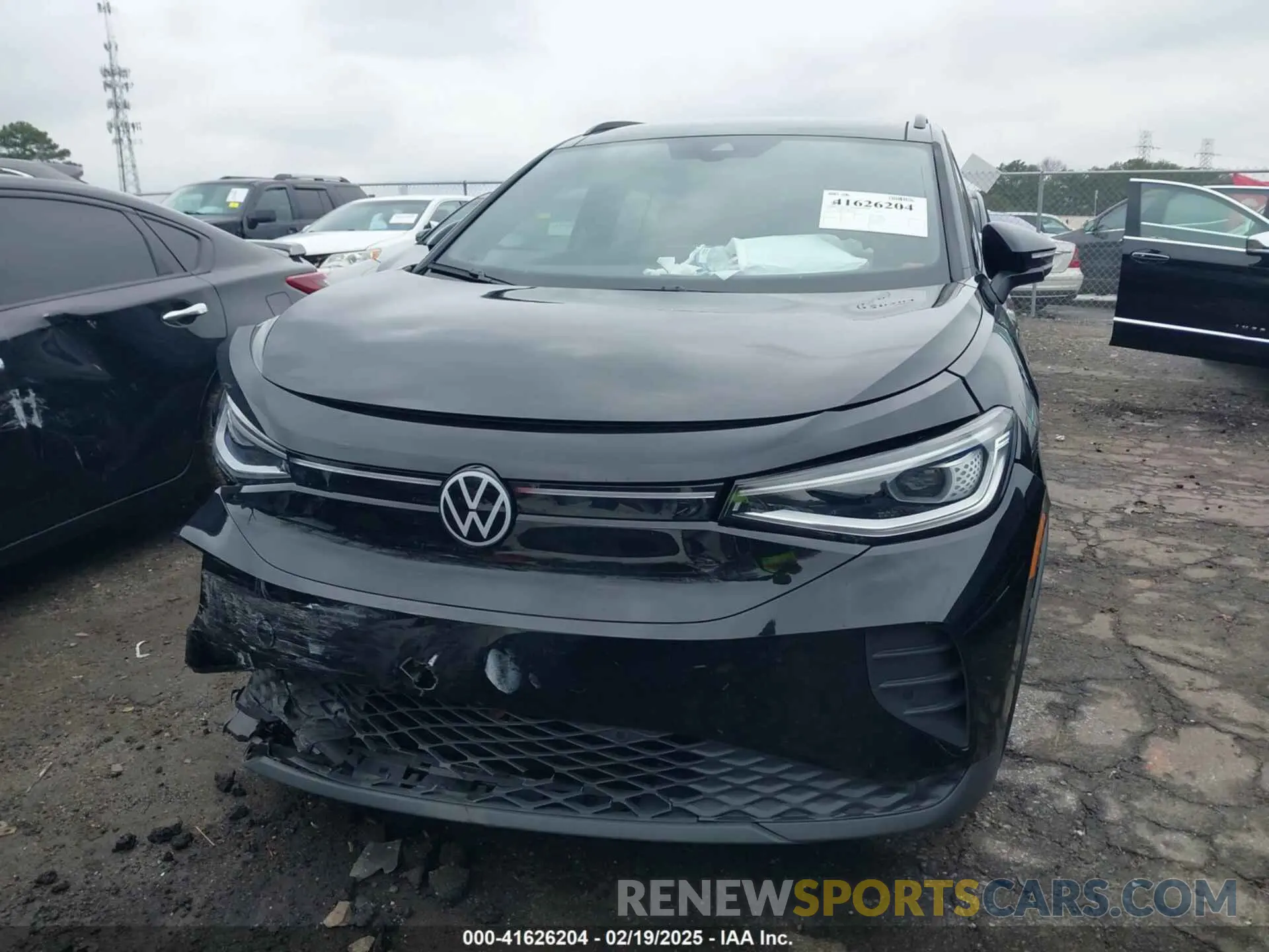 11 Photograph of a damaged car WVGTMPE26NP074800 VOLKSWAGEN ID.4 2022