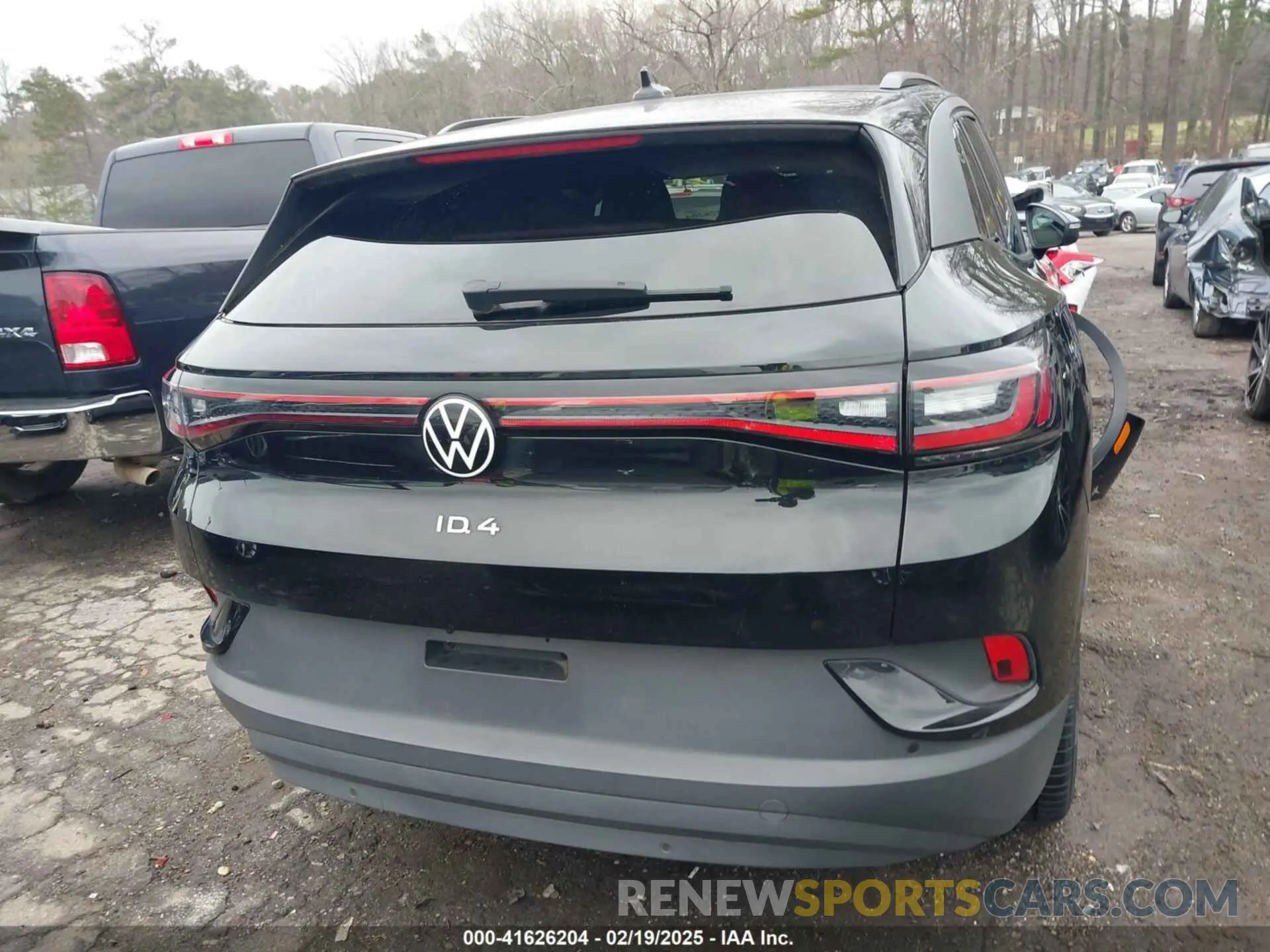15 Photograph of a damaged car WVGTMPE26NP074800 VOLKSWAGEN ID.4 2022