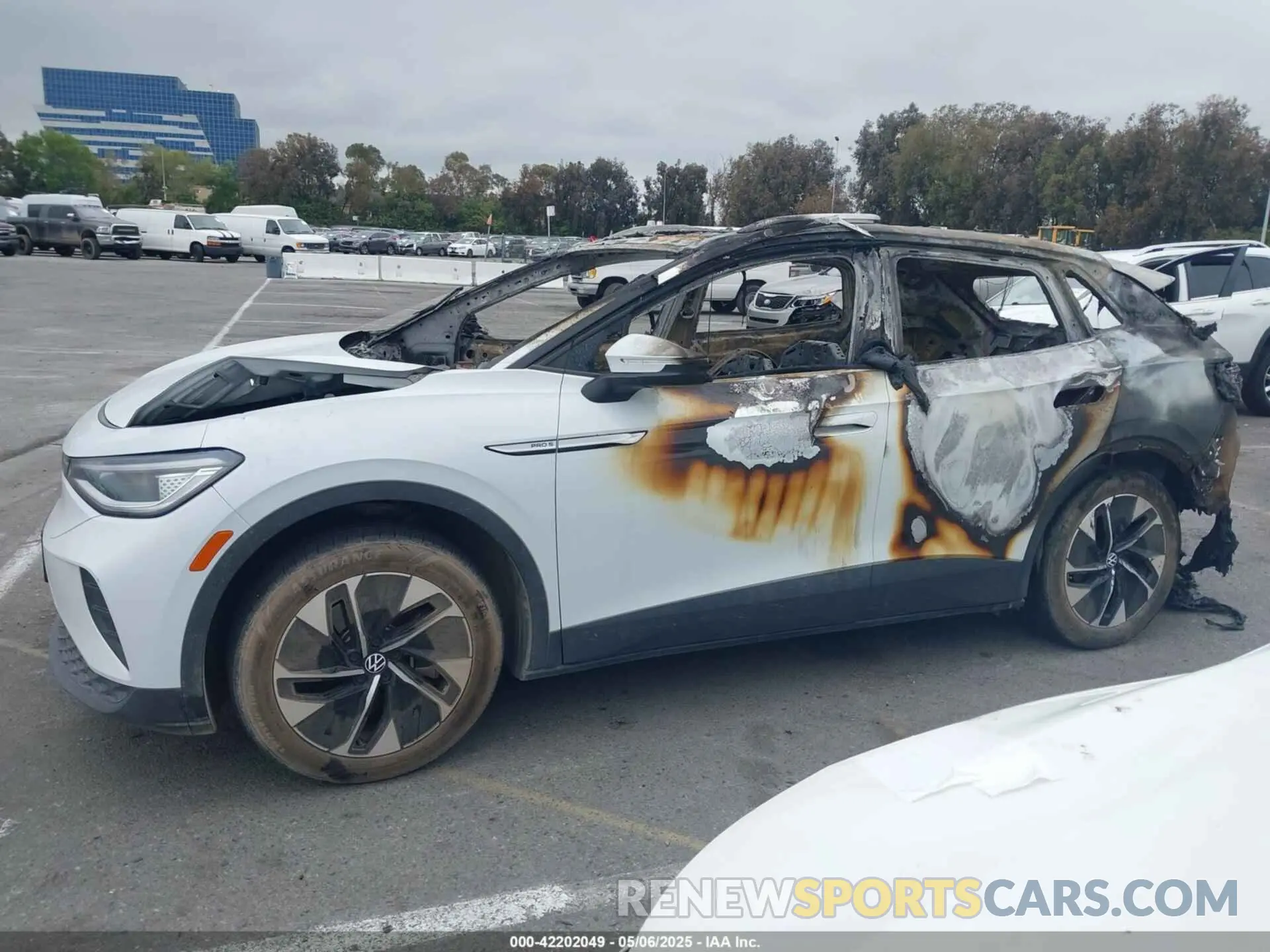 13 Photograph of a damaged car WVGTMPE29NP045047 VOLKSWAGEN ID.4 2022