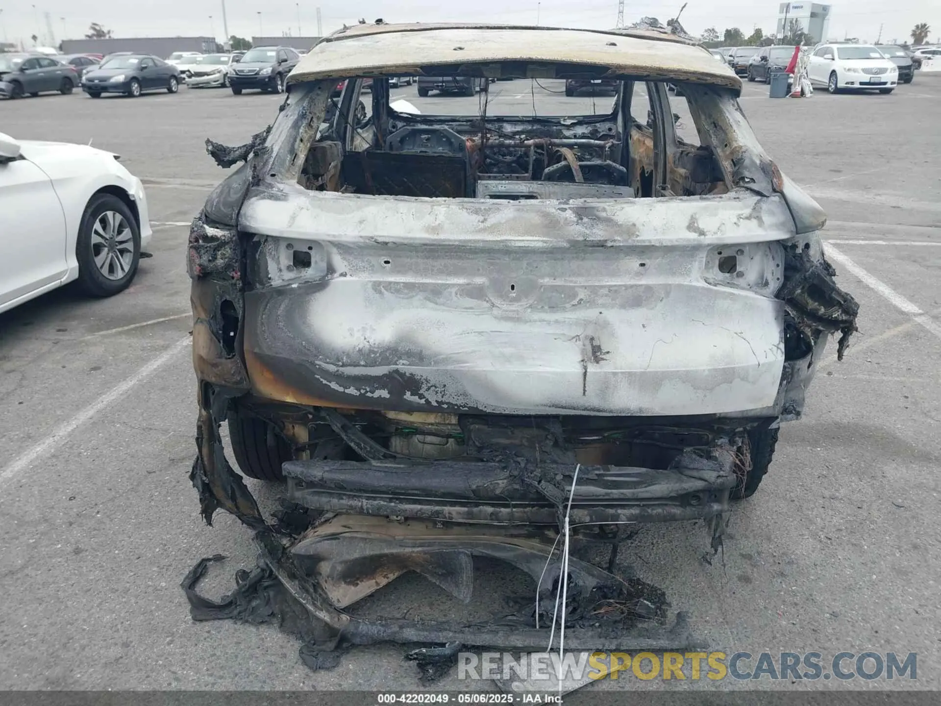 15 Photograph of a damaged car WVGTMPE29NP045047 VOLKSWAGEN ID.4 2022