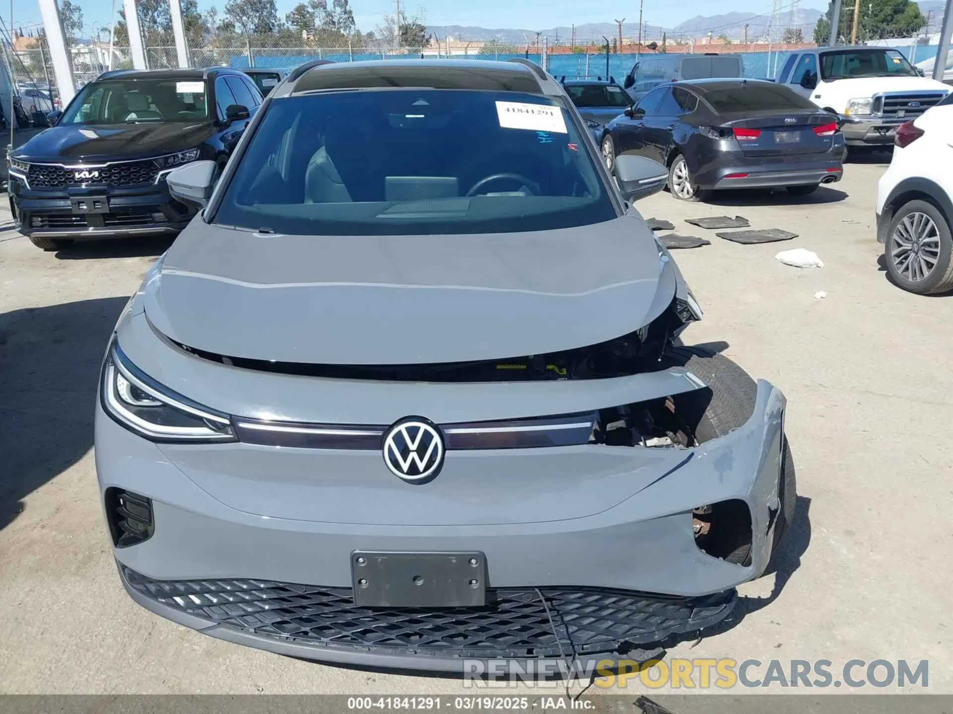 13 Photograph of a damaged car 1V25MPE81PC032464 VOLKSWAGEN ID.4 2023