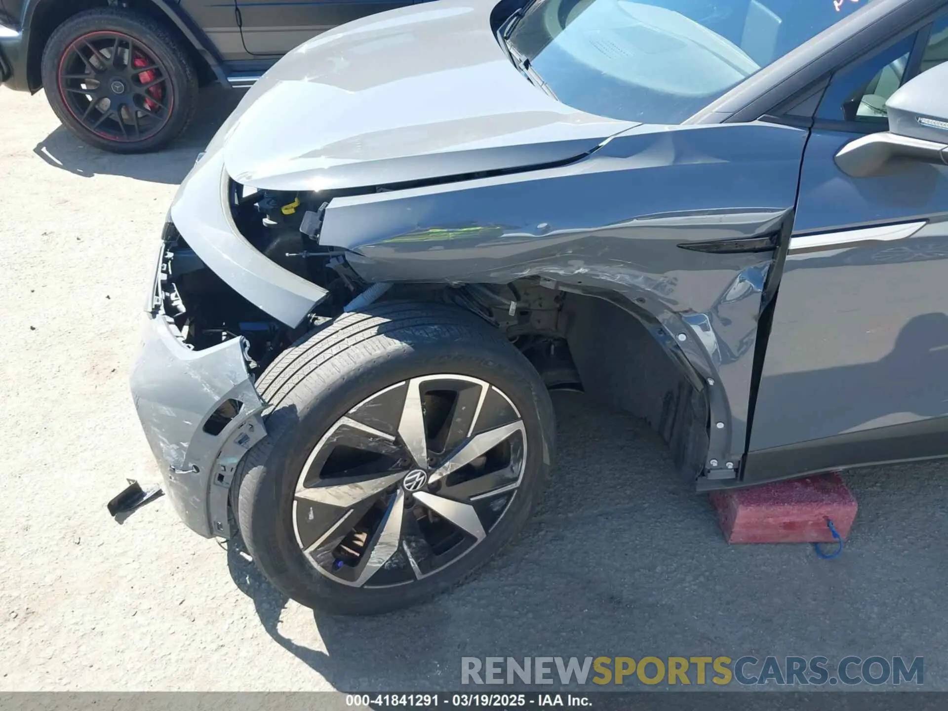 6 Photograph of a damaged car 1V25MPE81PC032464 VOLKSWAGEN ID.4 2023