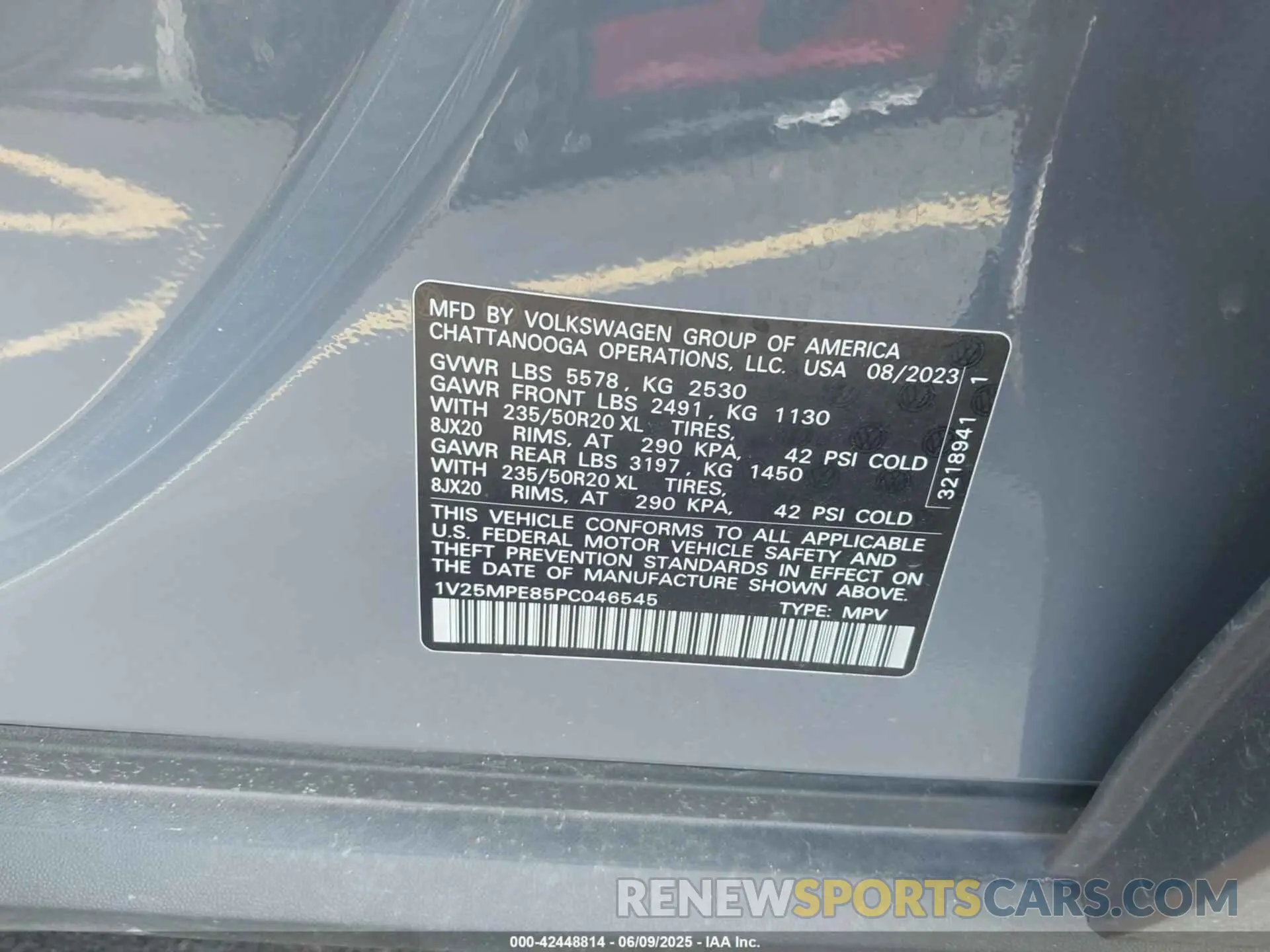 9 Photograph of a damaged car 1V25MPE85PC046545 VOLKSWAGEN ID.4 2023