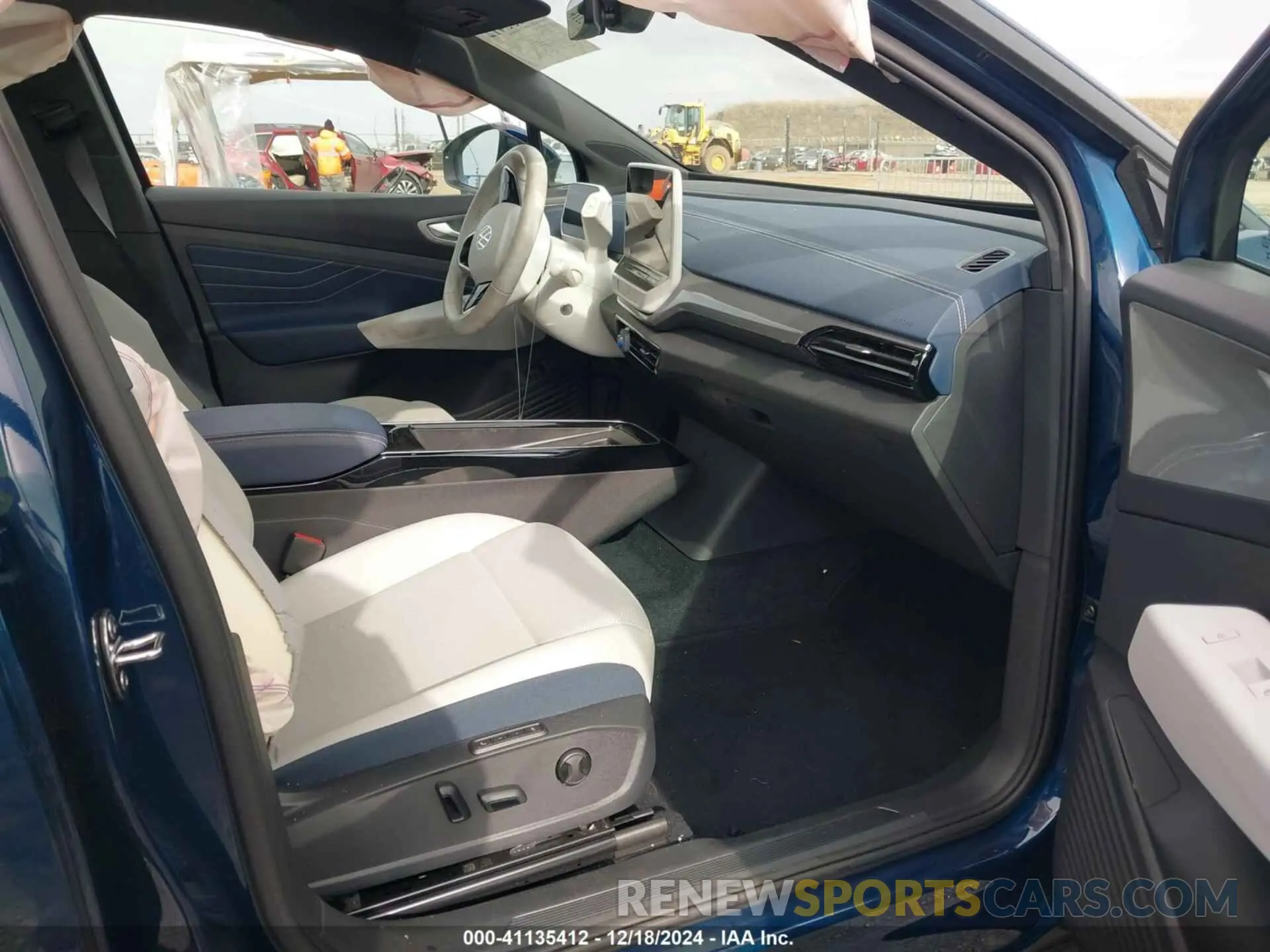 5 Photograph of a damaged car 1V25MPE85PC057934 VOLKSWAGEN ID.4 2023
