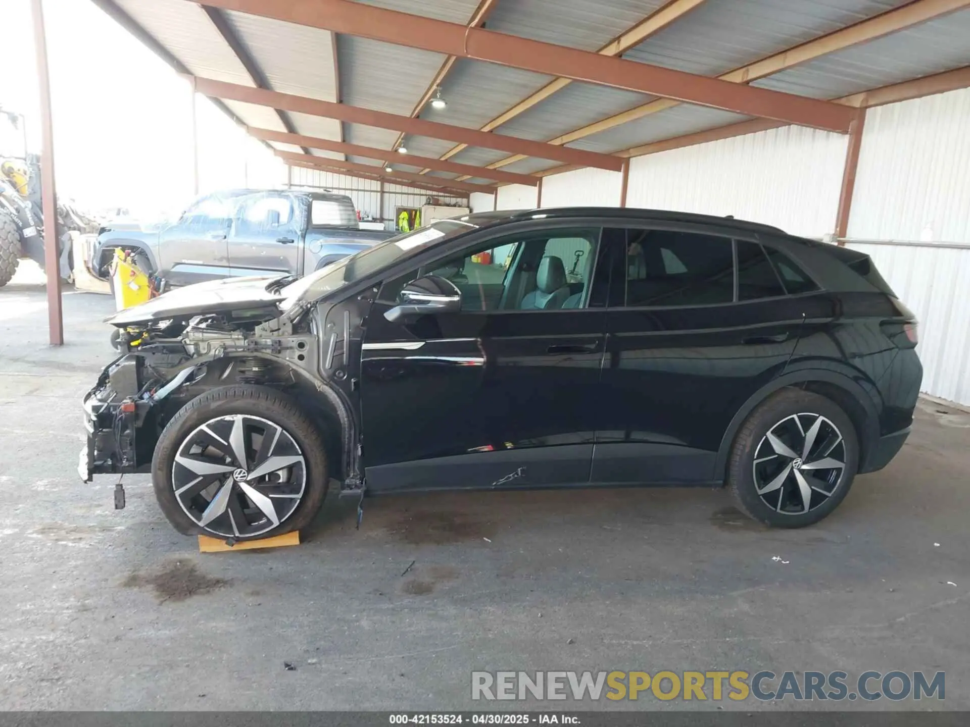 15 Photograph of a damaged car 1V25MPE8XPC035007 VOLKSWAGEN ID.4 2023