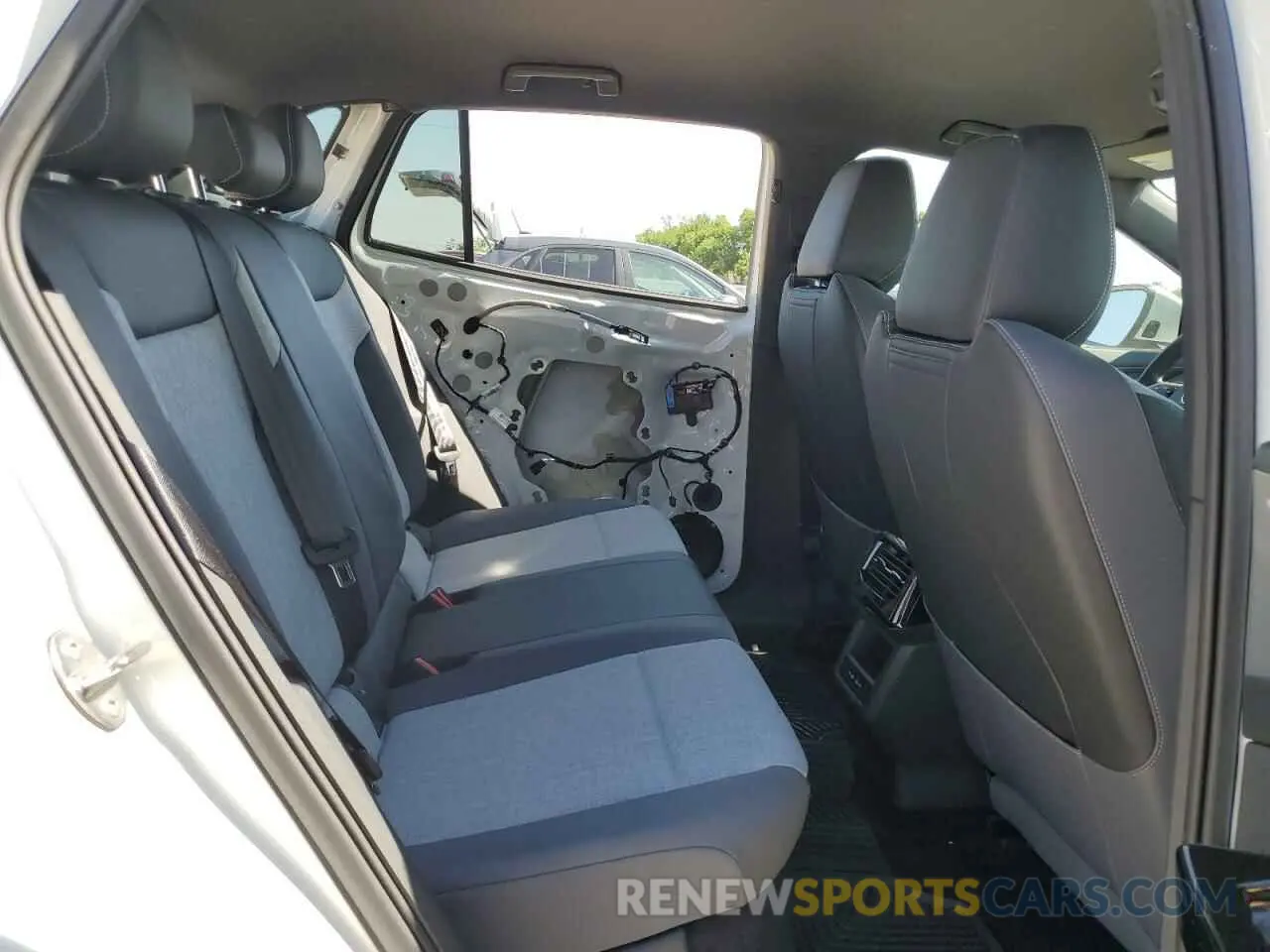 10 Photograph of a damaged car 1V2BMPE84PC042876 VOLKSWAGEN ID.4 2023