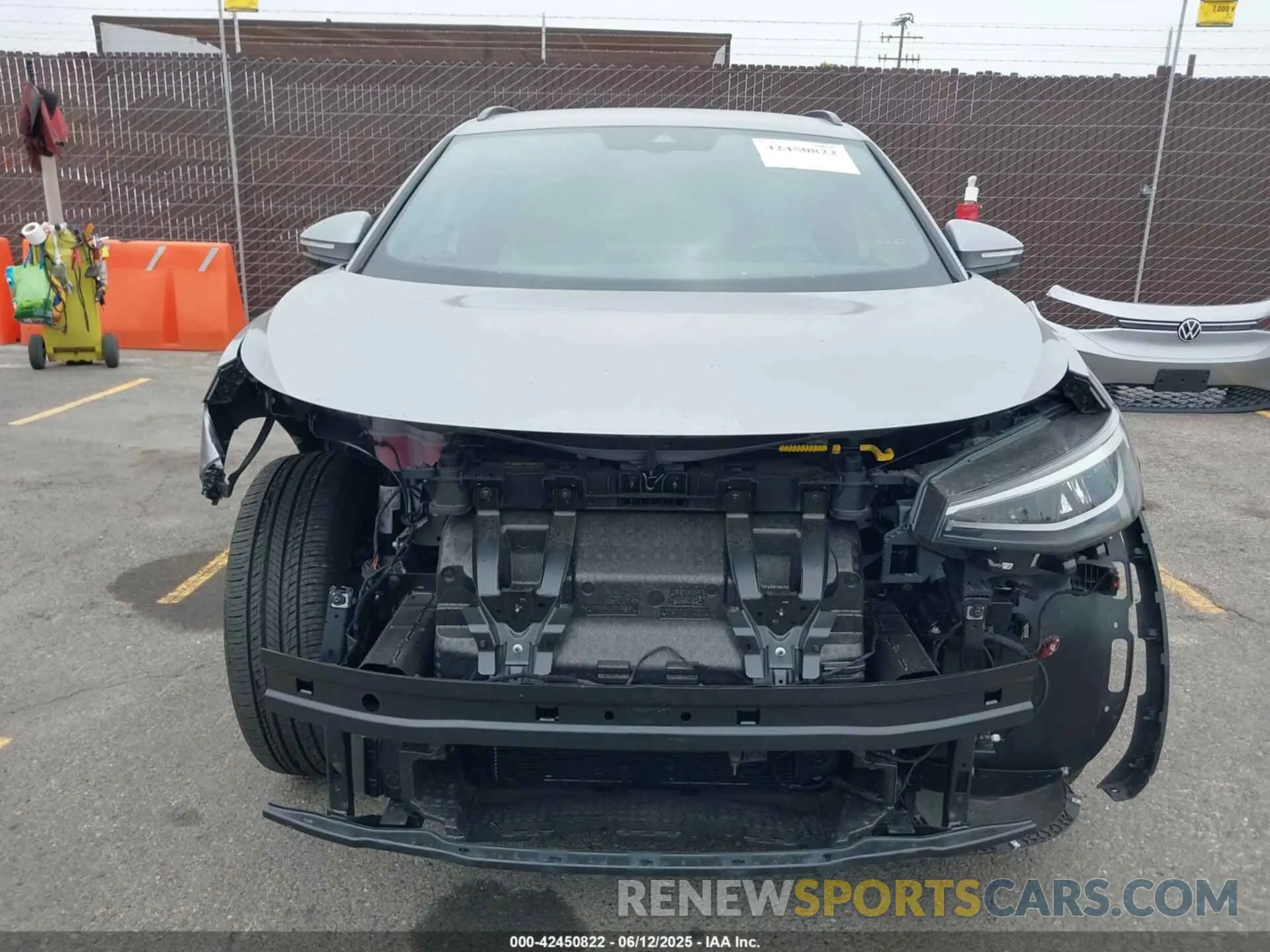 13 Photograph of a damaged car 1V2CMPE80PC049974 VOLKSWAGEN ID.4 2023