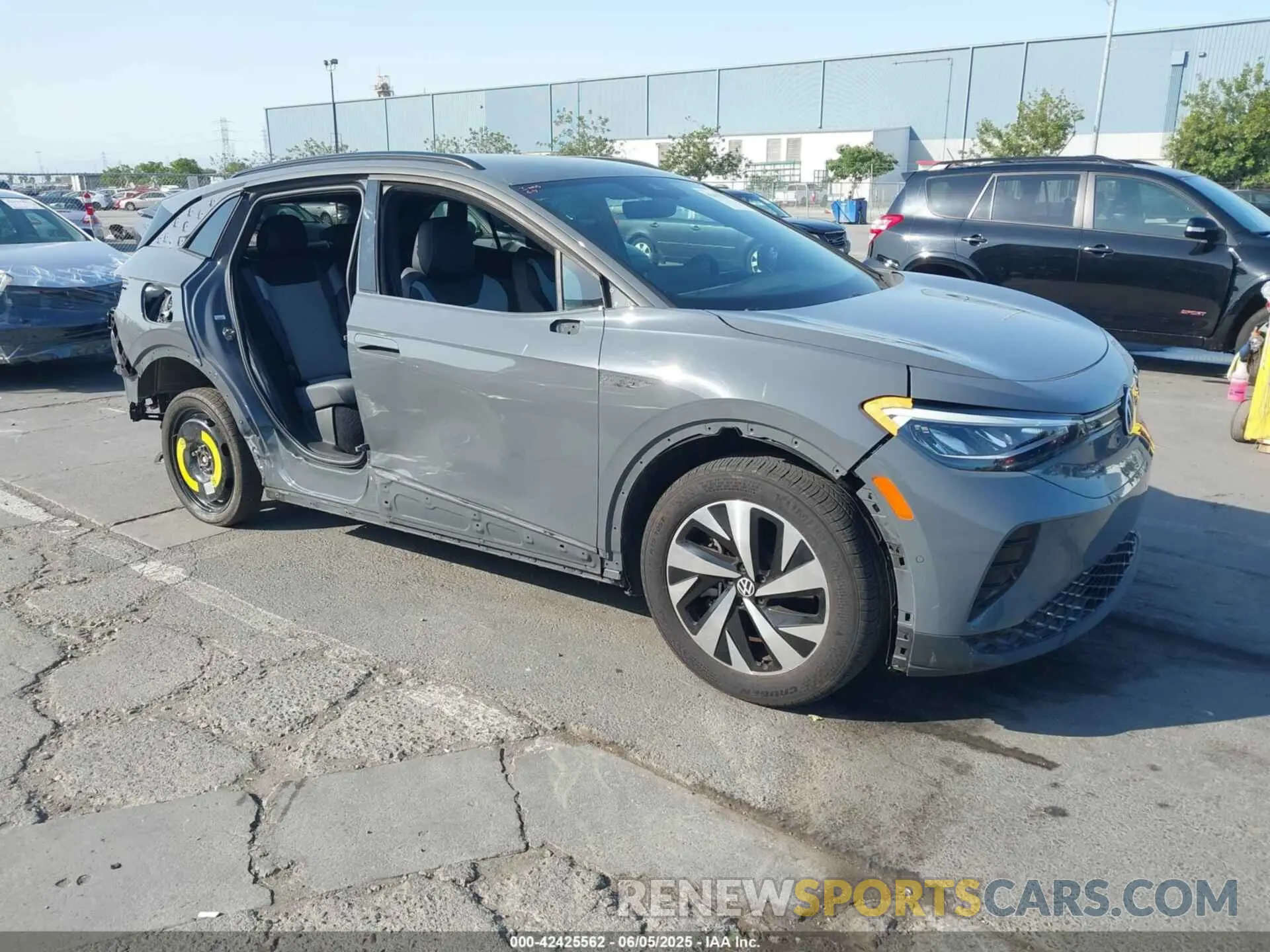 1 Photograph of a damaged car 1V2CMPE81PC021391 VOLKSWAGEN ID.4 2023
