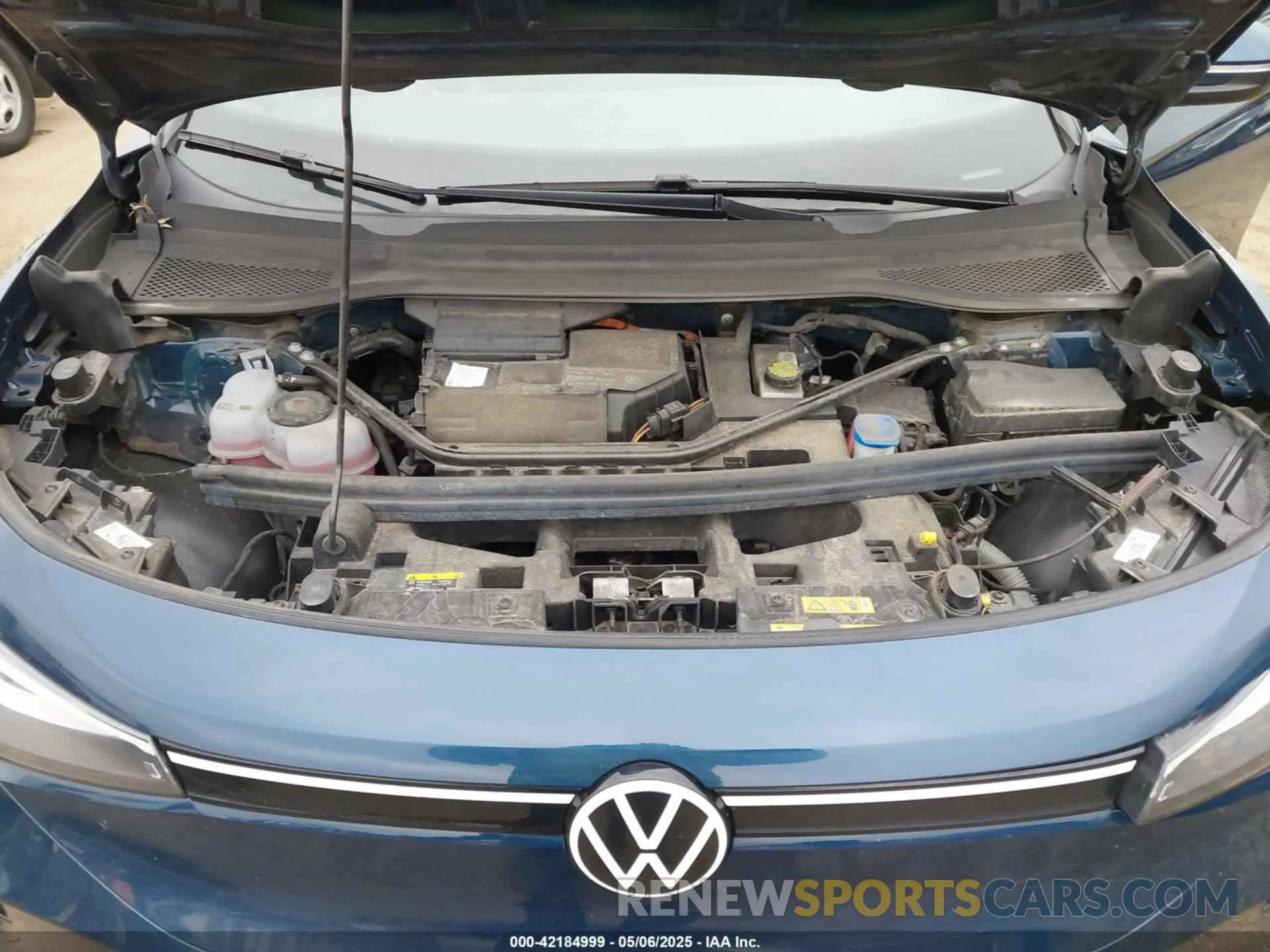 10 Photograph of a damaged car 1V2CMPE82PC033095 VOLKSWAGEN ID.4 2023