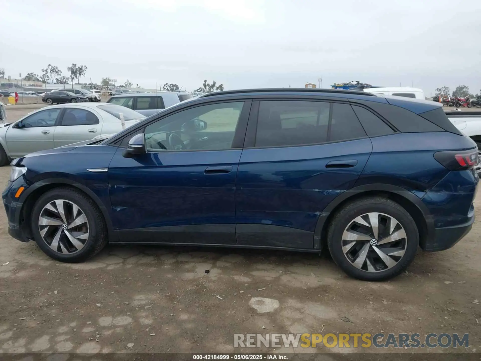 14 Photograph of a damaged car 1V2CMPE82PC033095 VOLKSWAGEN ID.4 2023