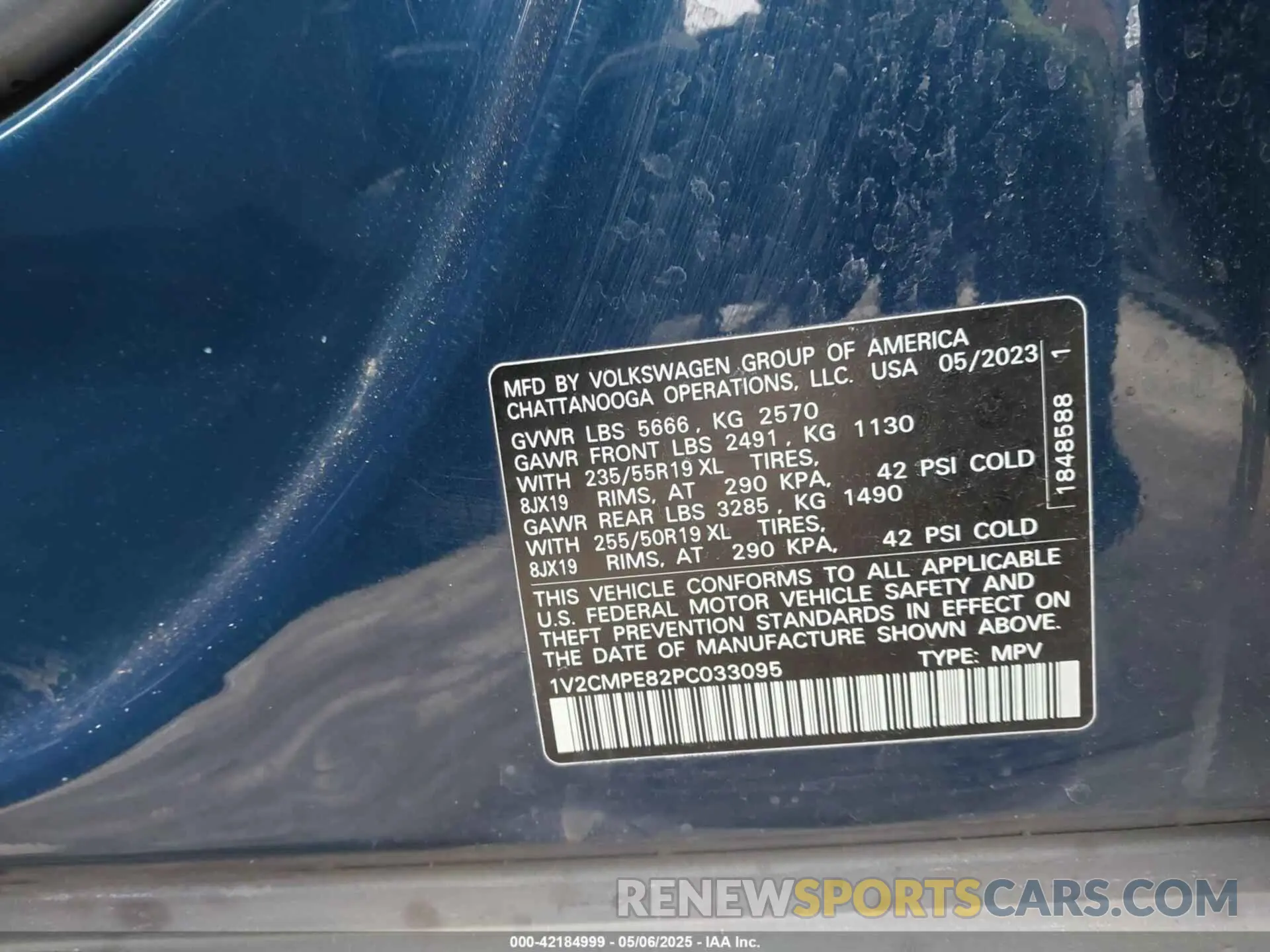 9 Photograph of a damaged car 1V2CMPE82PC033095 VOLKSWAGEN ID.4 2023