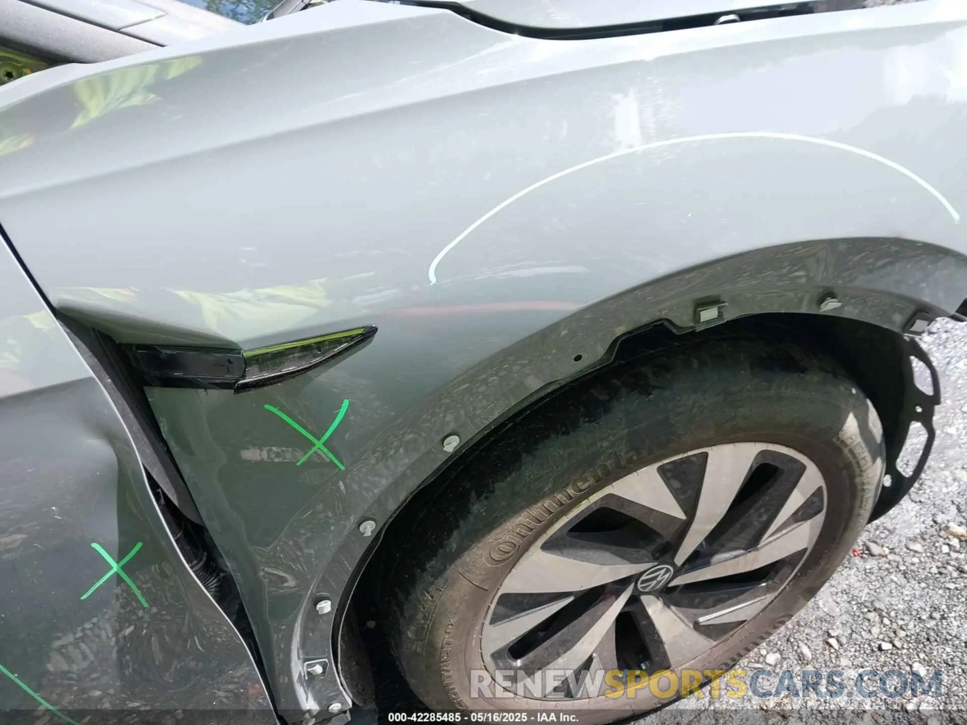 21 Photograph of a damaged car 1V2CMPE85PC023239 VOLKSWAGEN ID.4 2023