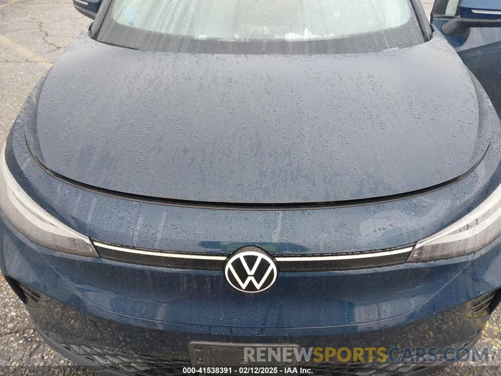 10 Photograph of a damaged car 1V2CMPE88PC028158 VOLKSWAGEN ID.4 2023