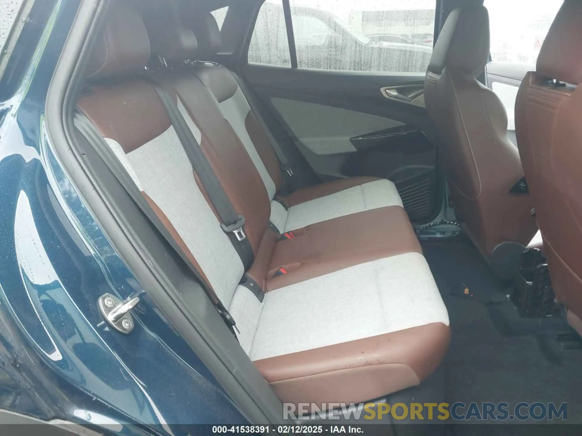 8 Photograph of a damaged car 1V2CMPE88PC028158 VOLKSWAGEN ID.4 2023