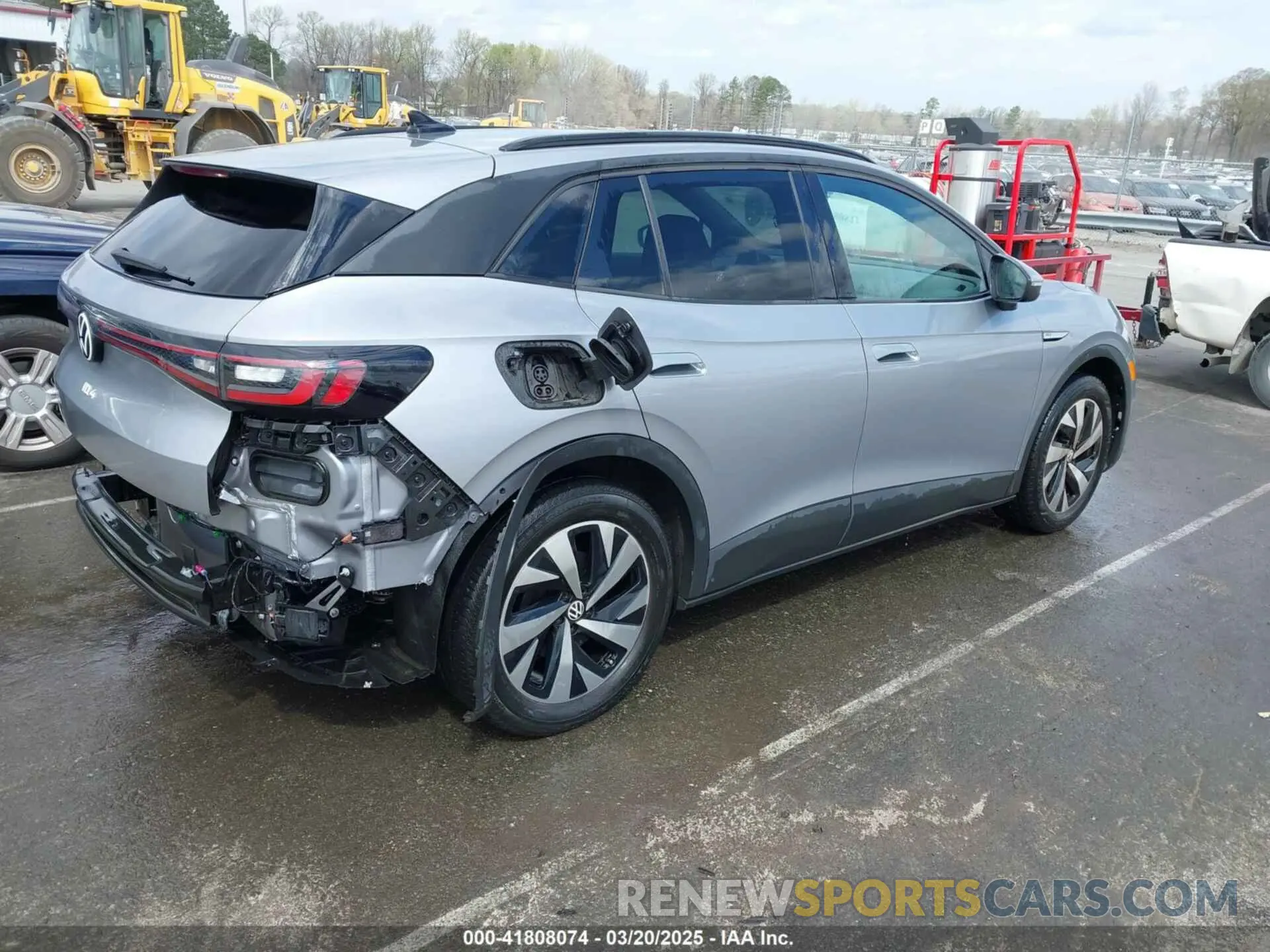 4 Photograph of a damaged car 1V2CMPE88PC054632 VOLKSWAGEN ID.4 2023
