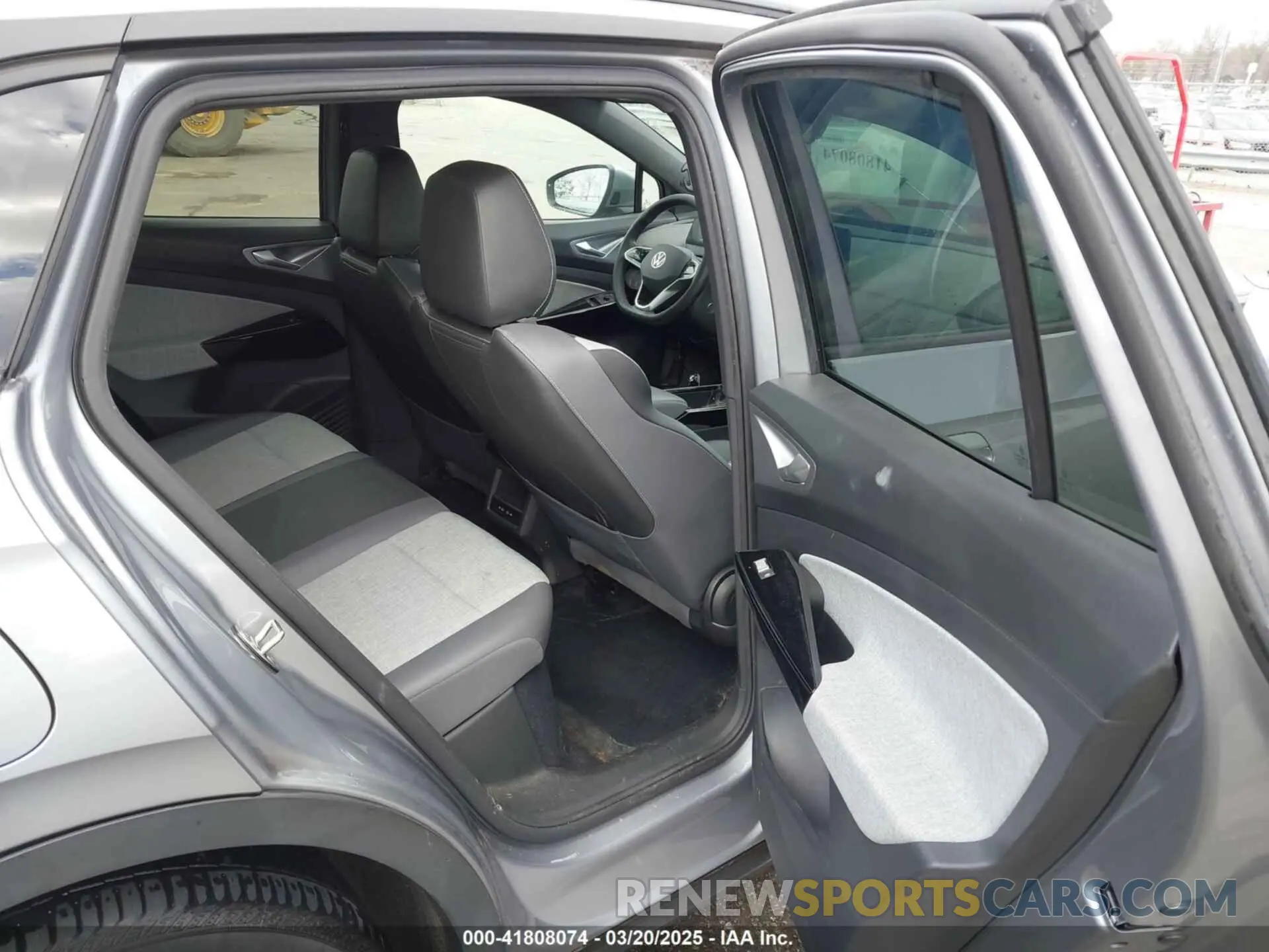 8 Photograph of a damaged car 1V2CMPE88PC054632 VOLKSWAGEN ID.4 2023