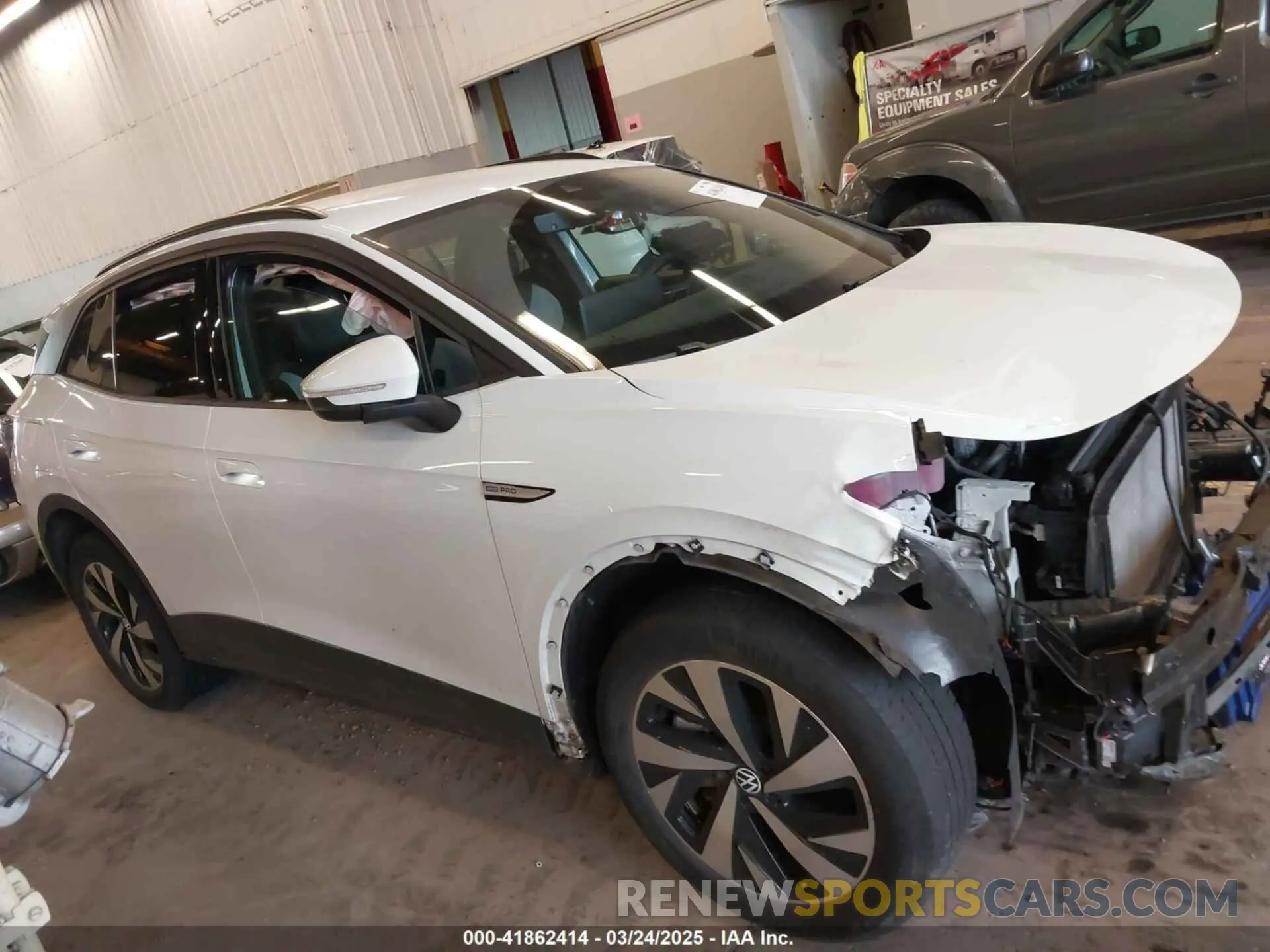 14 Photograph of a damaged car 1V2DNPE83PC033639 VOLKSWAGEN ID.4 2023