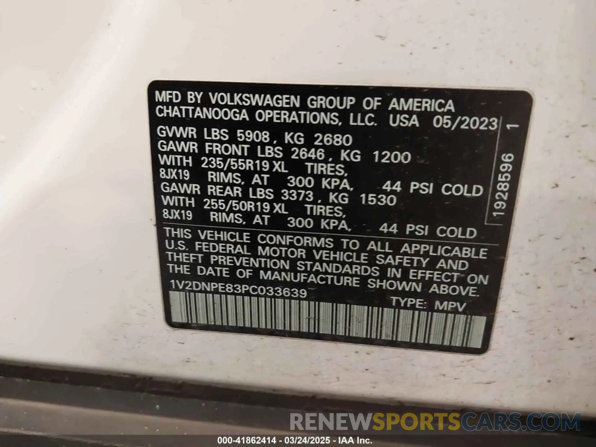 9 Photograph of a damaged car 1V2DNPE83PC033639 VOLKSWAGEN ID.4 2023