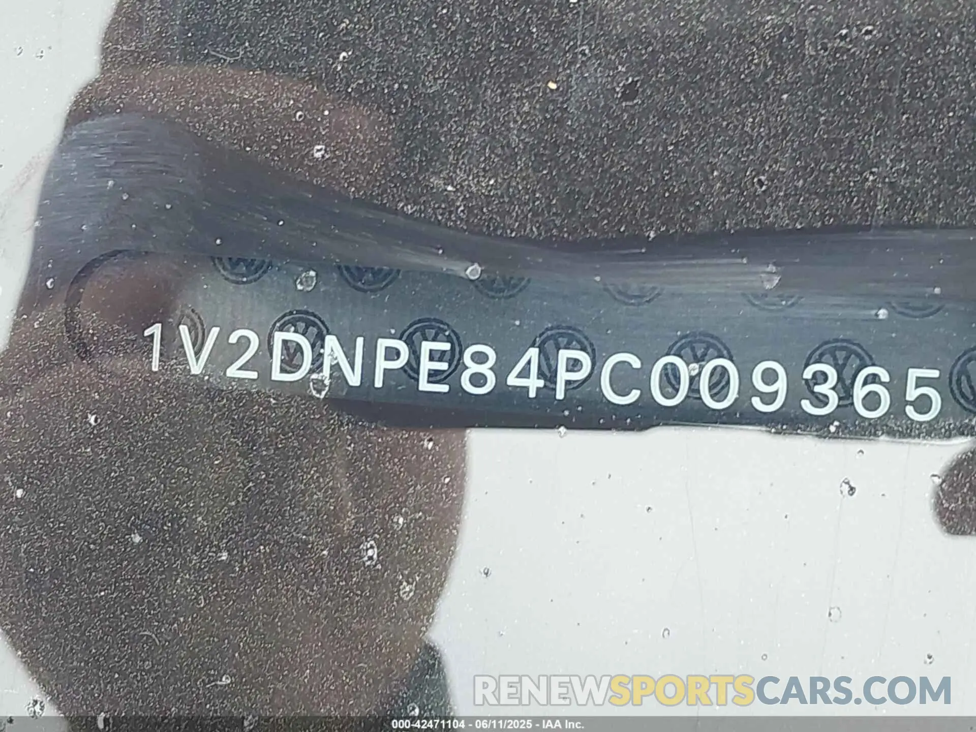 9 Photograph of a damaged car 1V2DNPE84PC009365 VOLKSWAGEN ID.4 2023