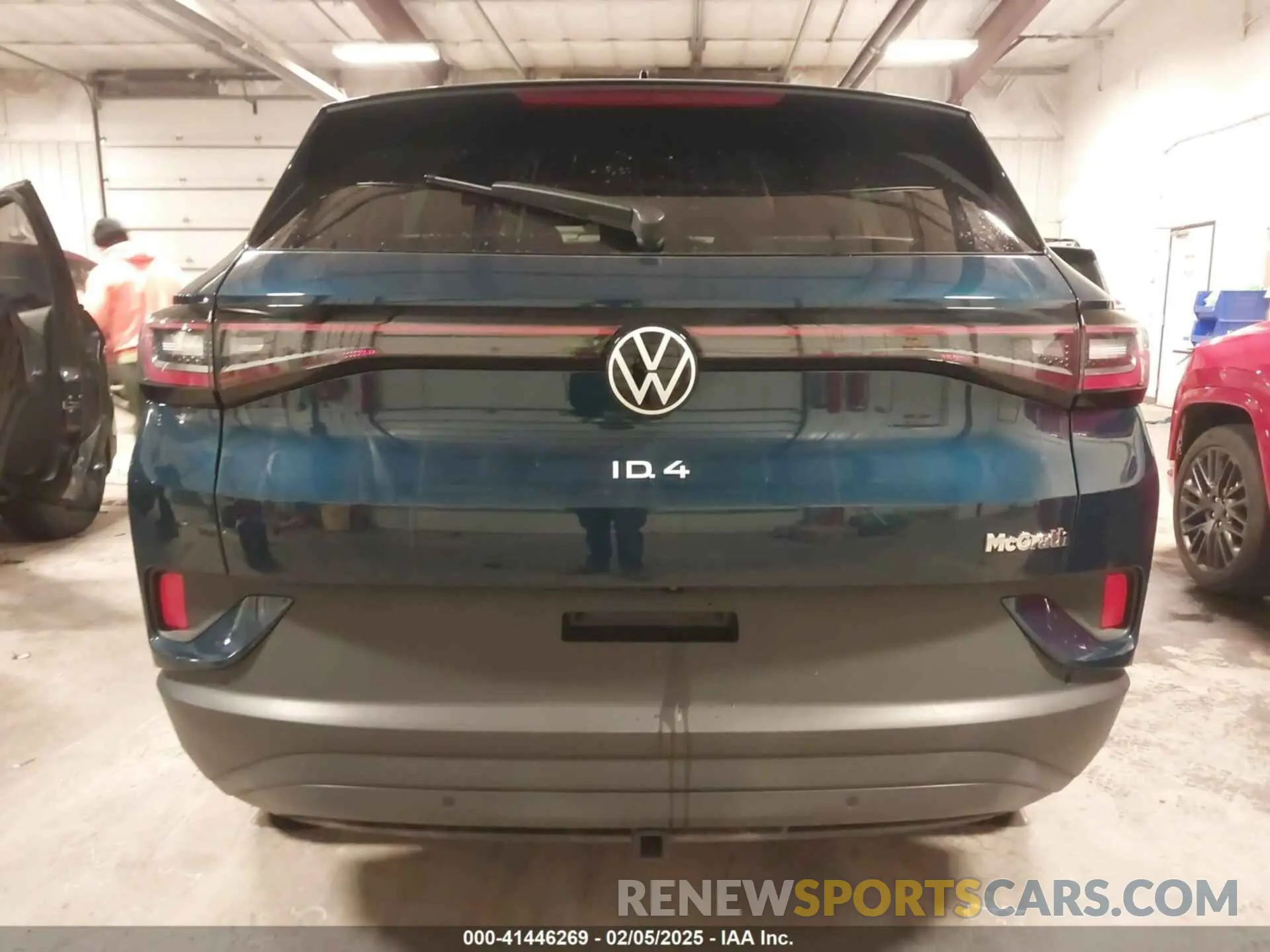 17 Photograph of a damaged car 1V2DNPE84PC038042 VOLKSWAGEN ID.4 2023
