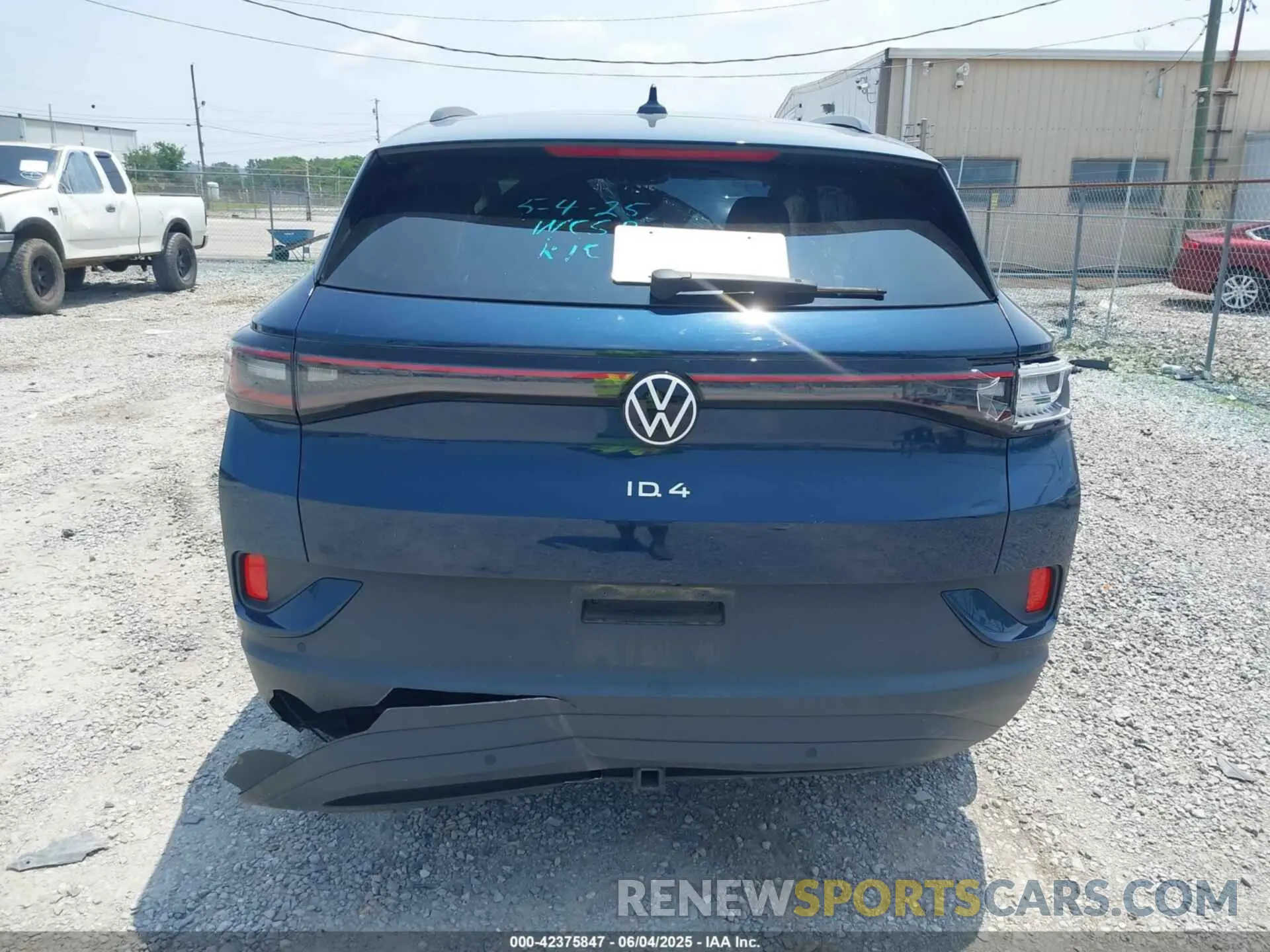 16 Photograph of a damaged car 1V2DNPE85PC036896 VOLKSWAGEN ID.4 2023