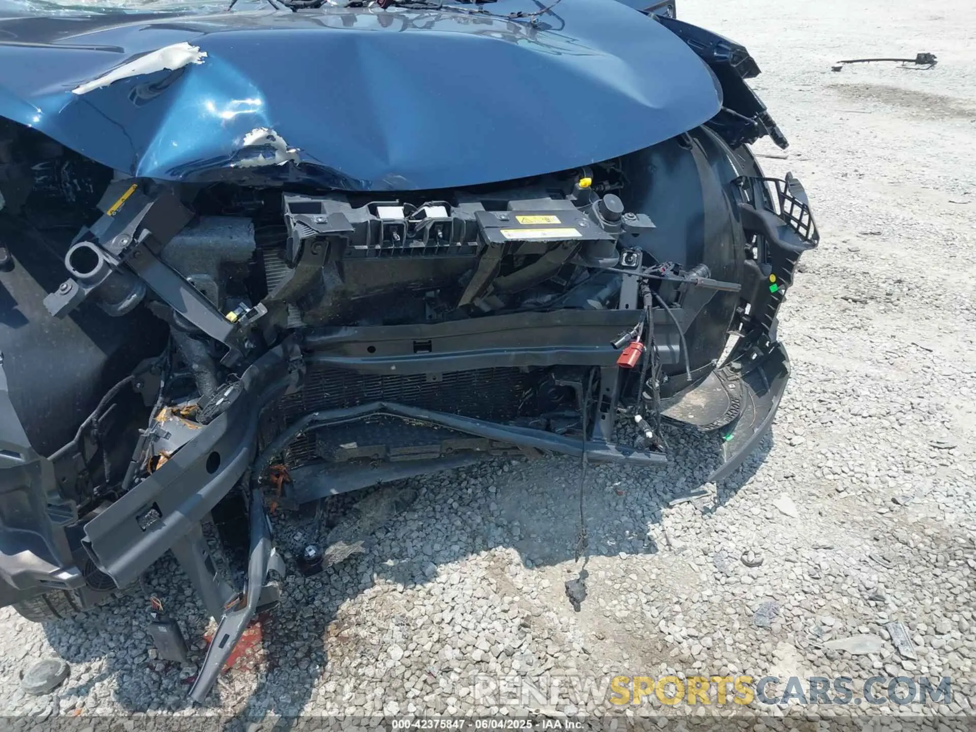 21 Photograph of a damaged car 1V2DNPE85PC036896 VOLKSWAGEN ID.4 2023