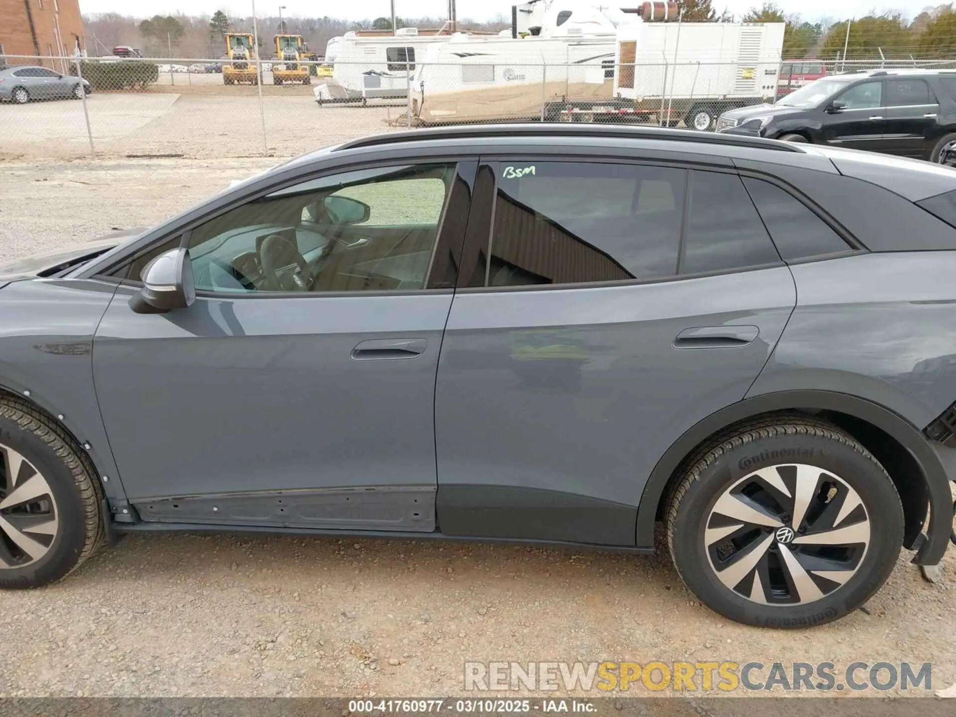 14 Photograph of a damaged car 1V2DNPE85PC048594 VOLKSWAGEN ID.4 2023