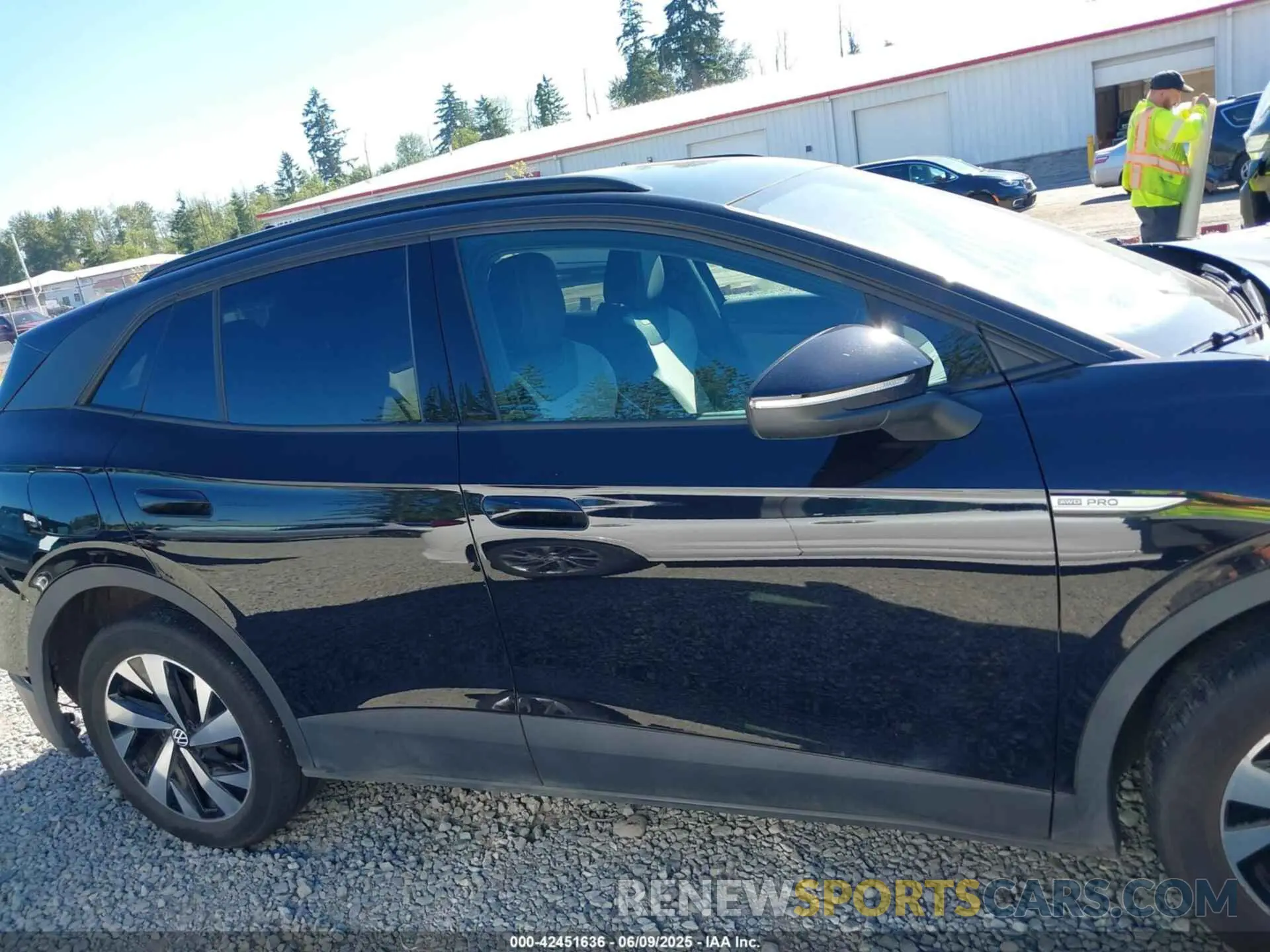 13 Photograph of a damaged car 1V2DNPE86PC033165 VOLKSWAGEN ID.4 2023