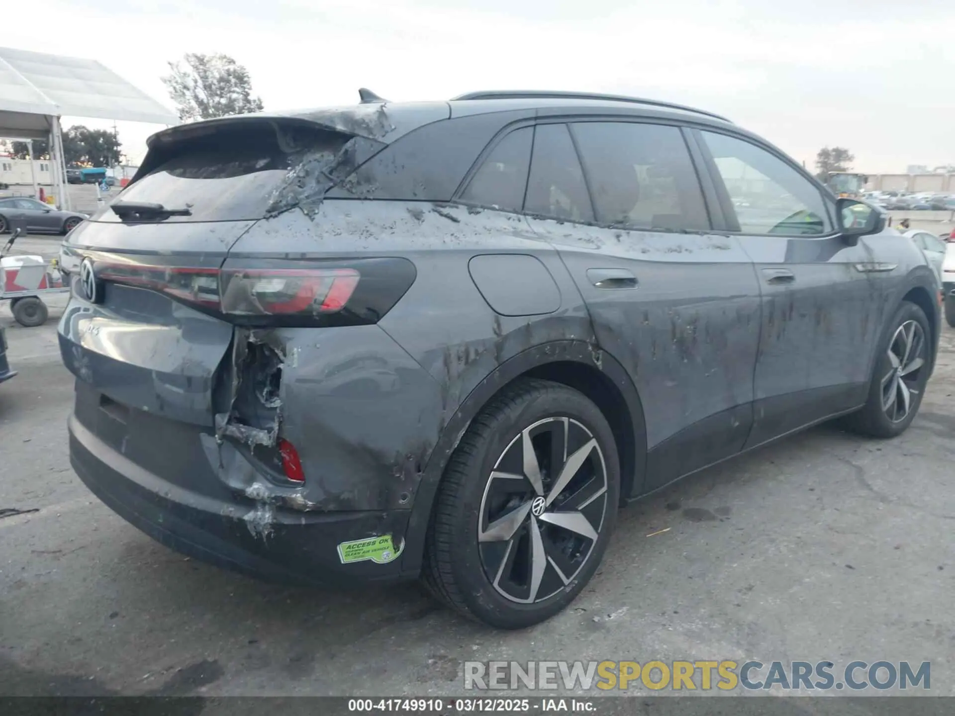 4 Photograph of a damaged car 1V2FMPE80PC007866 VOLKSWAGEN ID.4 2023