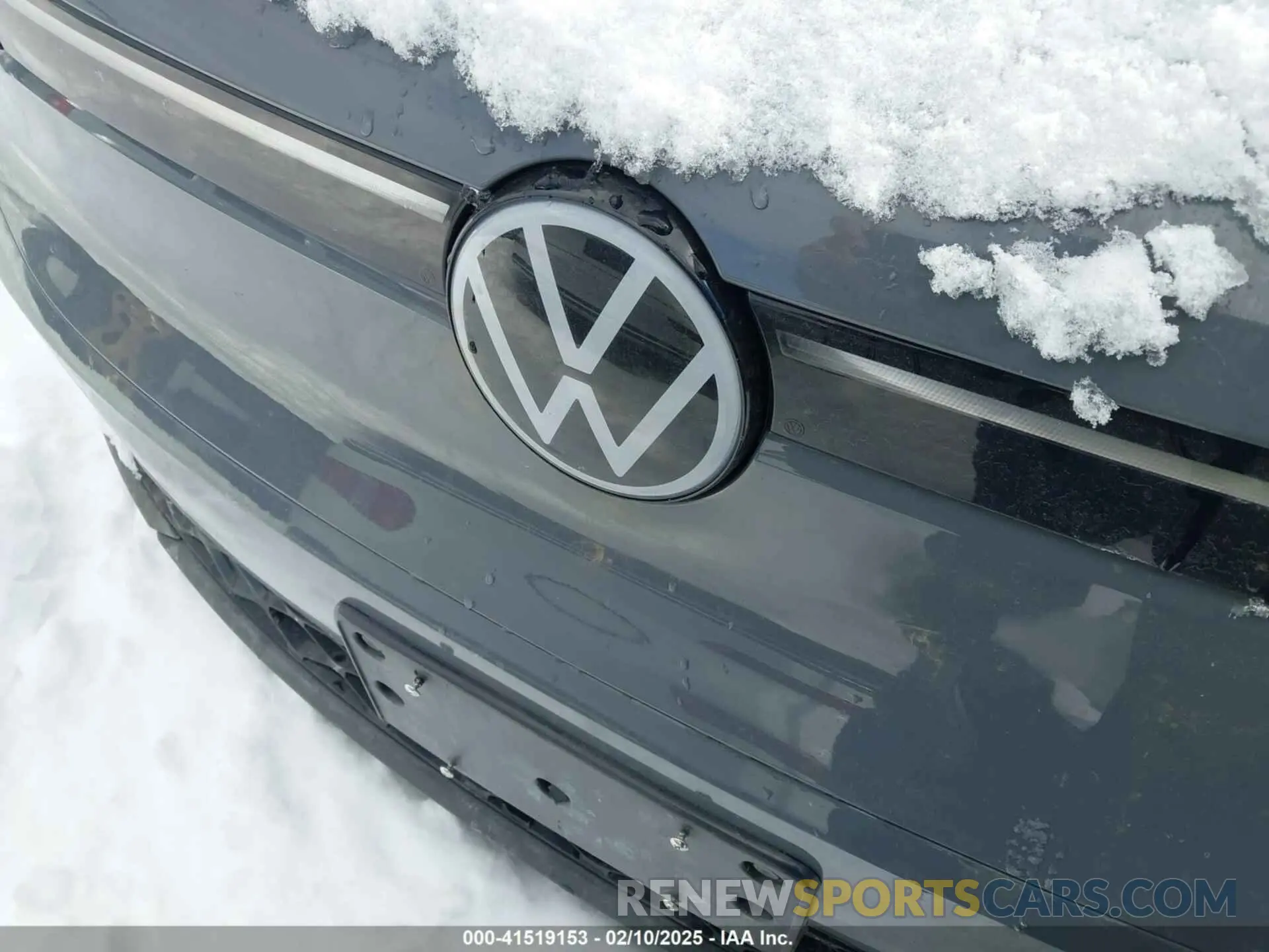 10 Photograph of a damaged car 1V2GNPE85PC004916 VOLKSWAGEN ID.4 2023