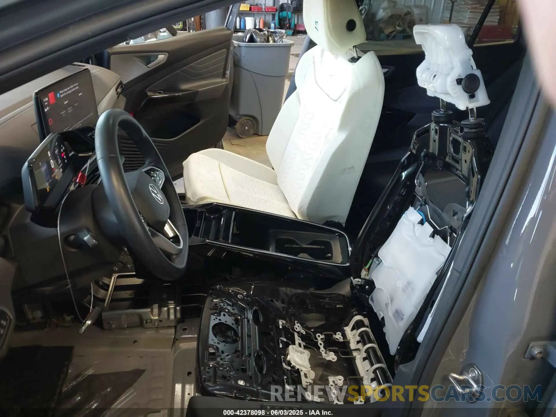 6 Photograph of a damaged car 1V2GNPE88PC006613 VOLKSWAGEN ID.4 2023