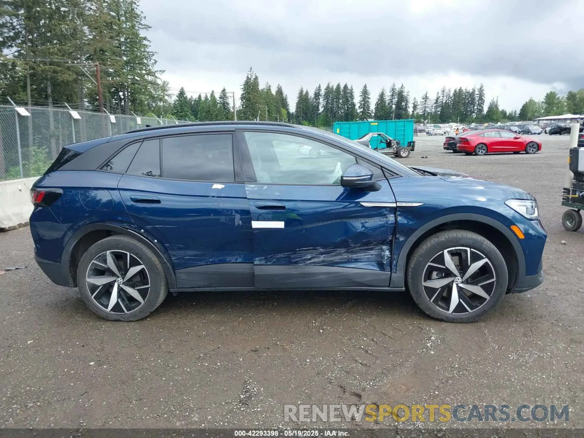 12 Photograph of a damaged car 1V2GNPE8XPC004149 VOLKSWAGEN ID.4 2023
