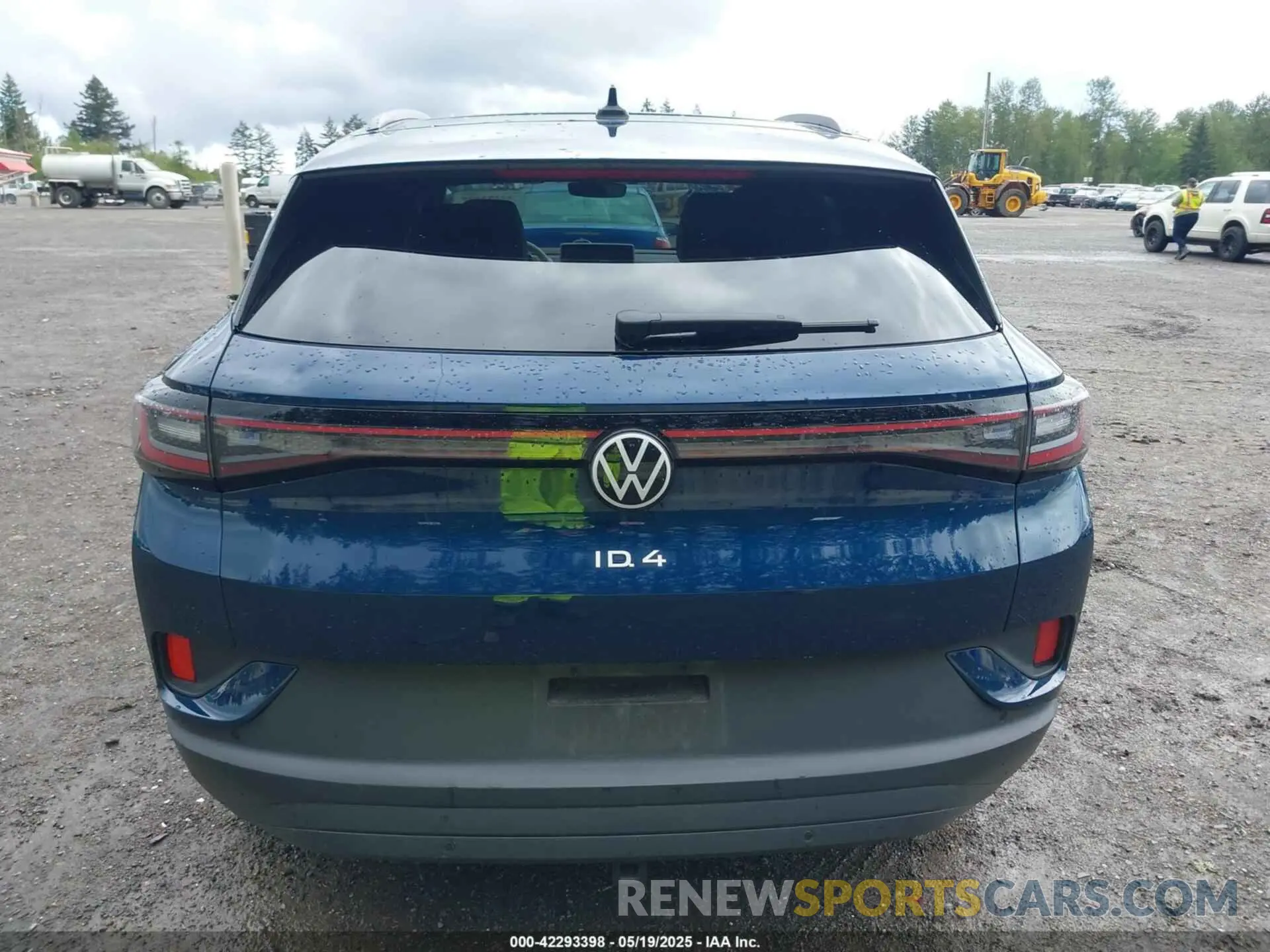 15 Photograph of a damaged car 1V2GNPE8XPC004149 VOLKSWAGEN ID.4 2023