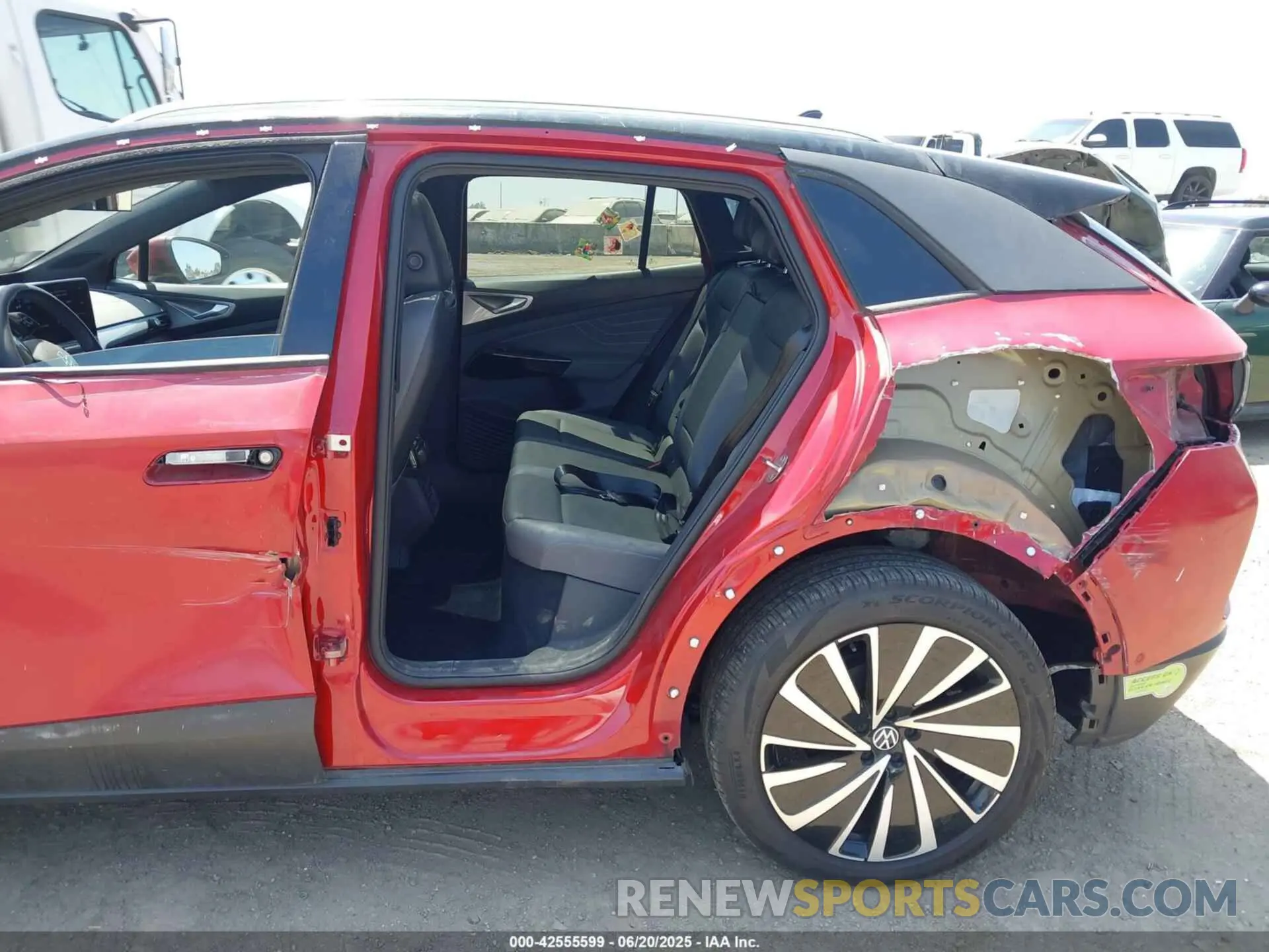 6 Photograph of a damaged car 1V2JNPE87PC014191 VOLKSWAGEN ID.4 2023