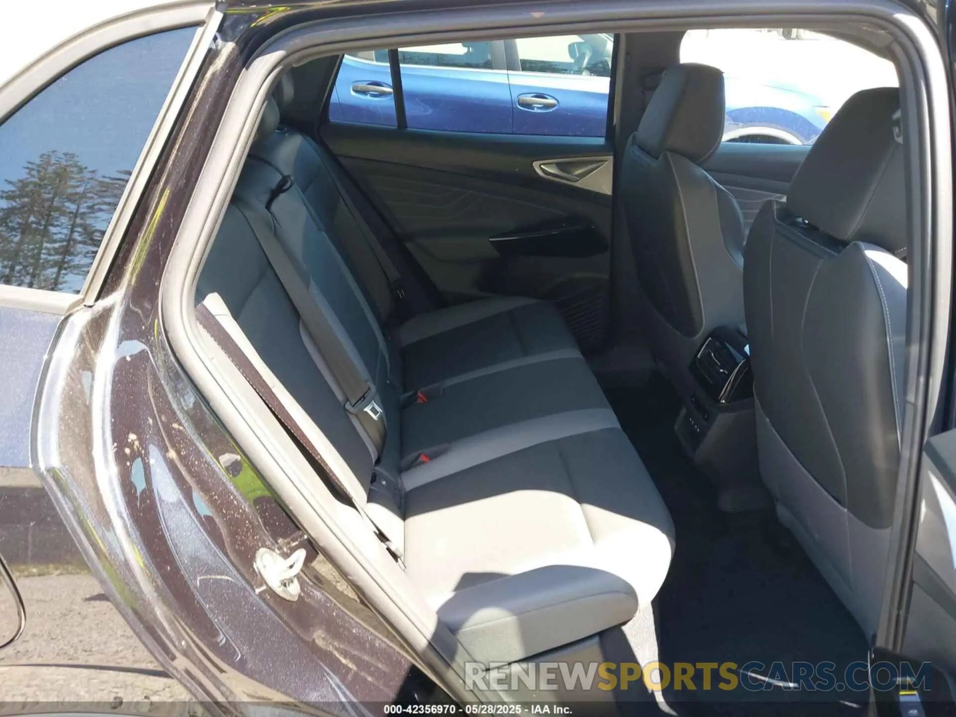 8 Photograph of a damaged car 1V2JNPE88PC039858 VOLKSWAGEN ID.4 2023