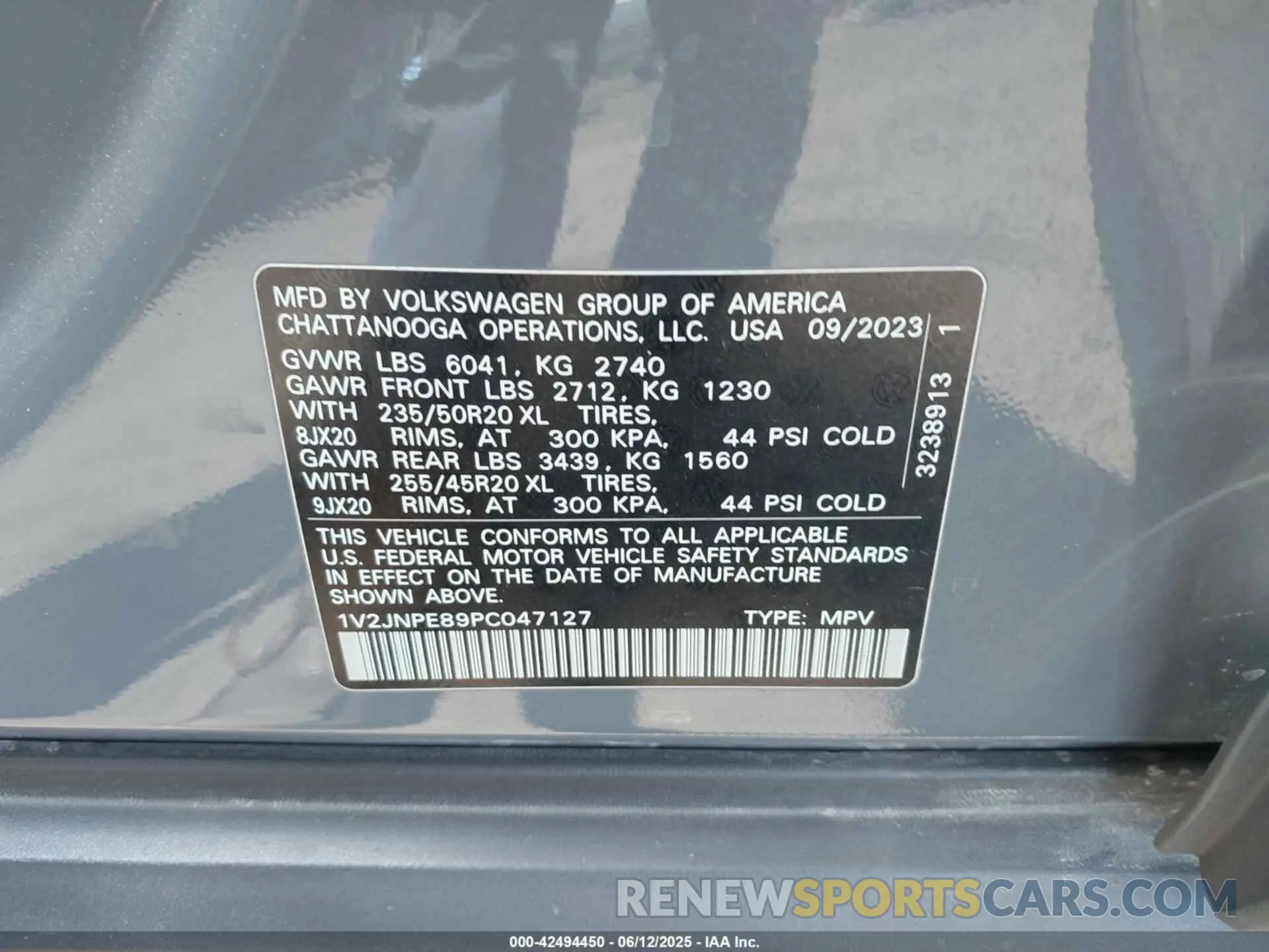 9 Photograph of a damaged car 1V2JNPE89PC047127 VOLKSWAGEN ID.4 2023