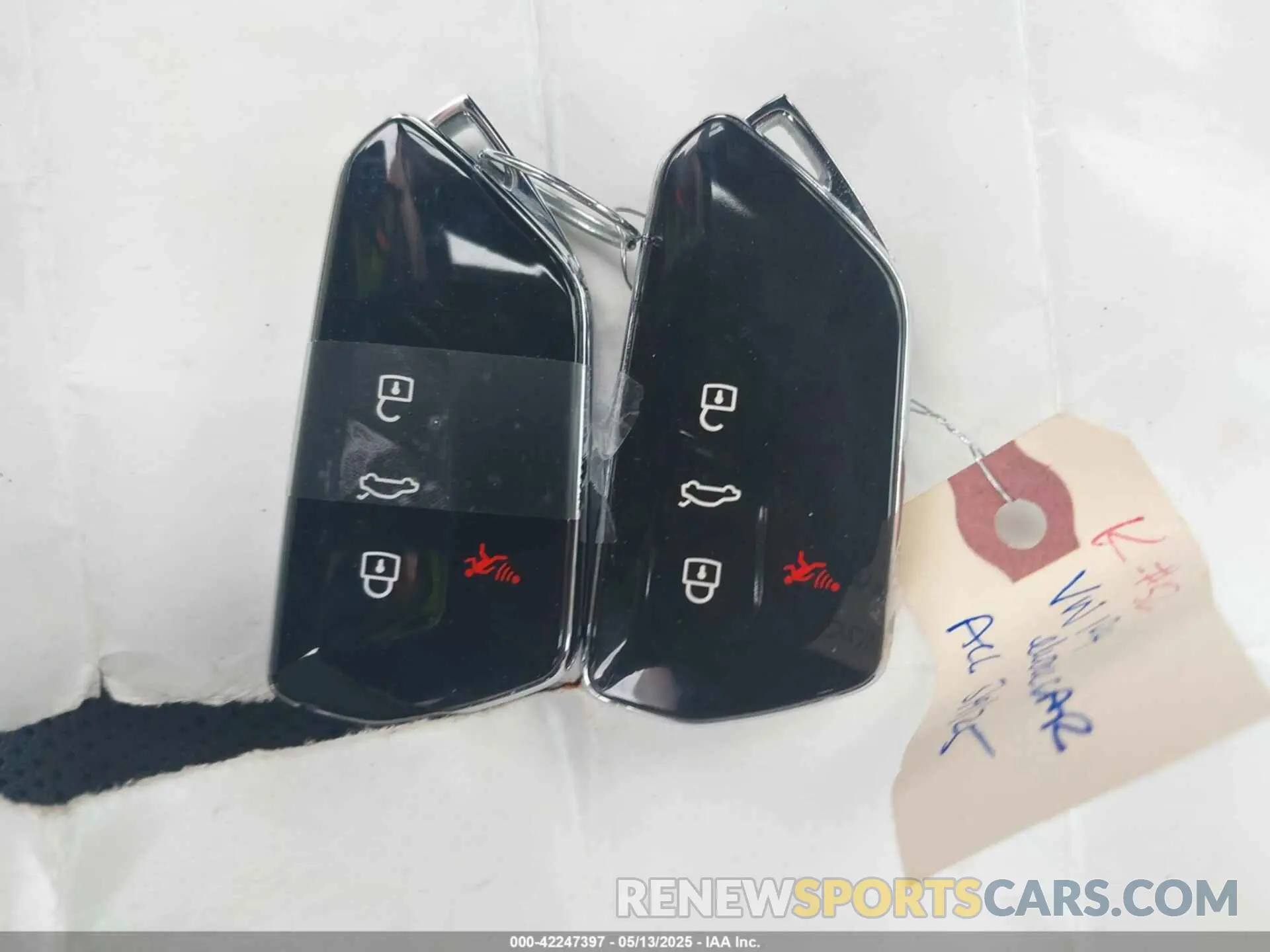 11 Photograph of a damaged car 1V2VMPE82PC032604 VOLKSWAGEN ID.4 2023