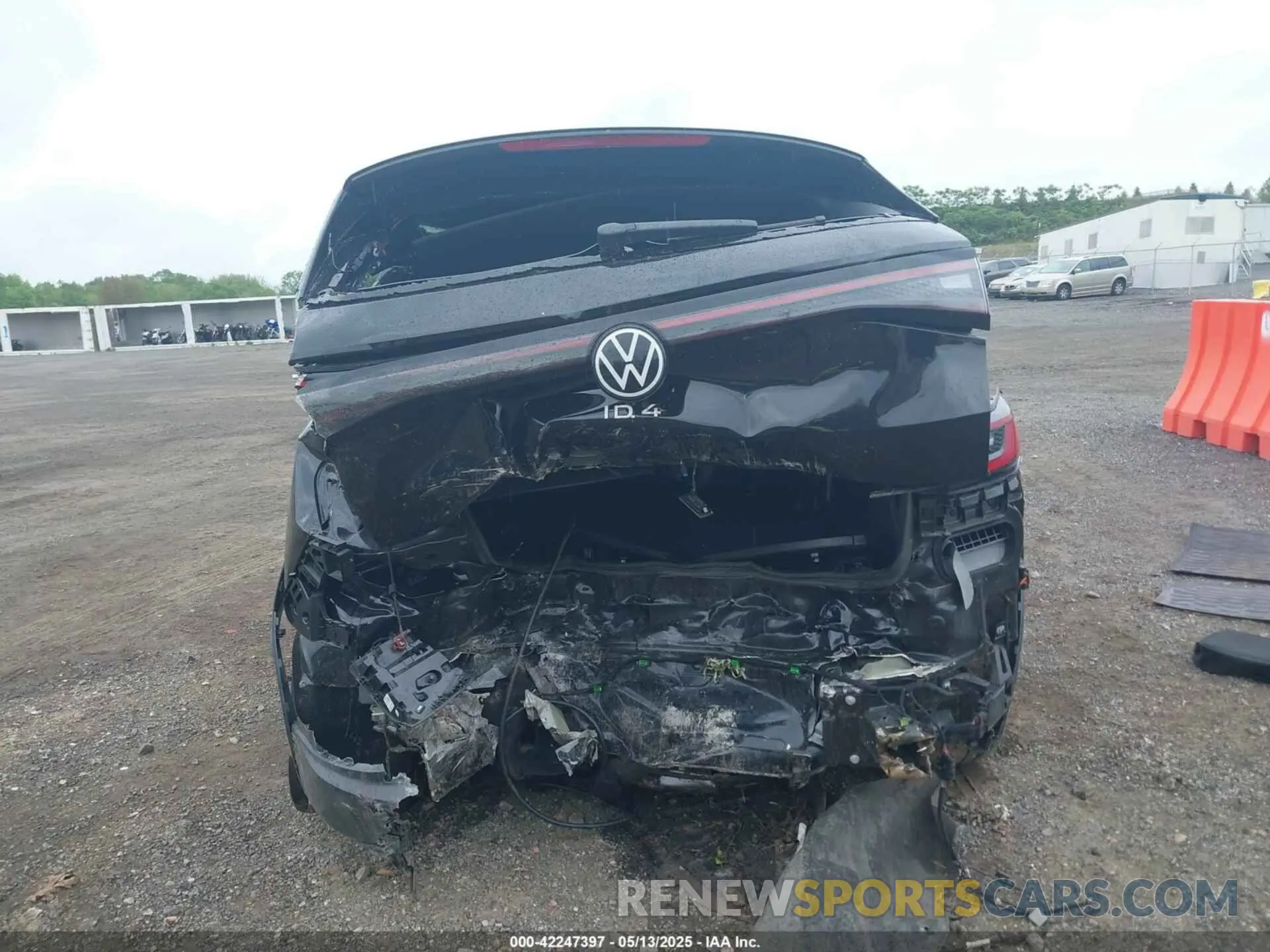 16 Photograph of a damaged car 1V2VMPE82PC032604 VOLKSWAGEN ID.4 2023