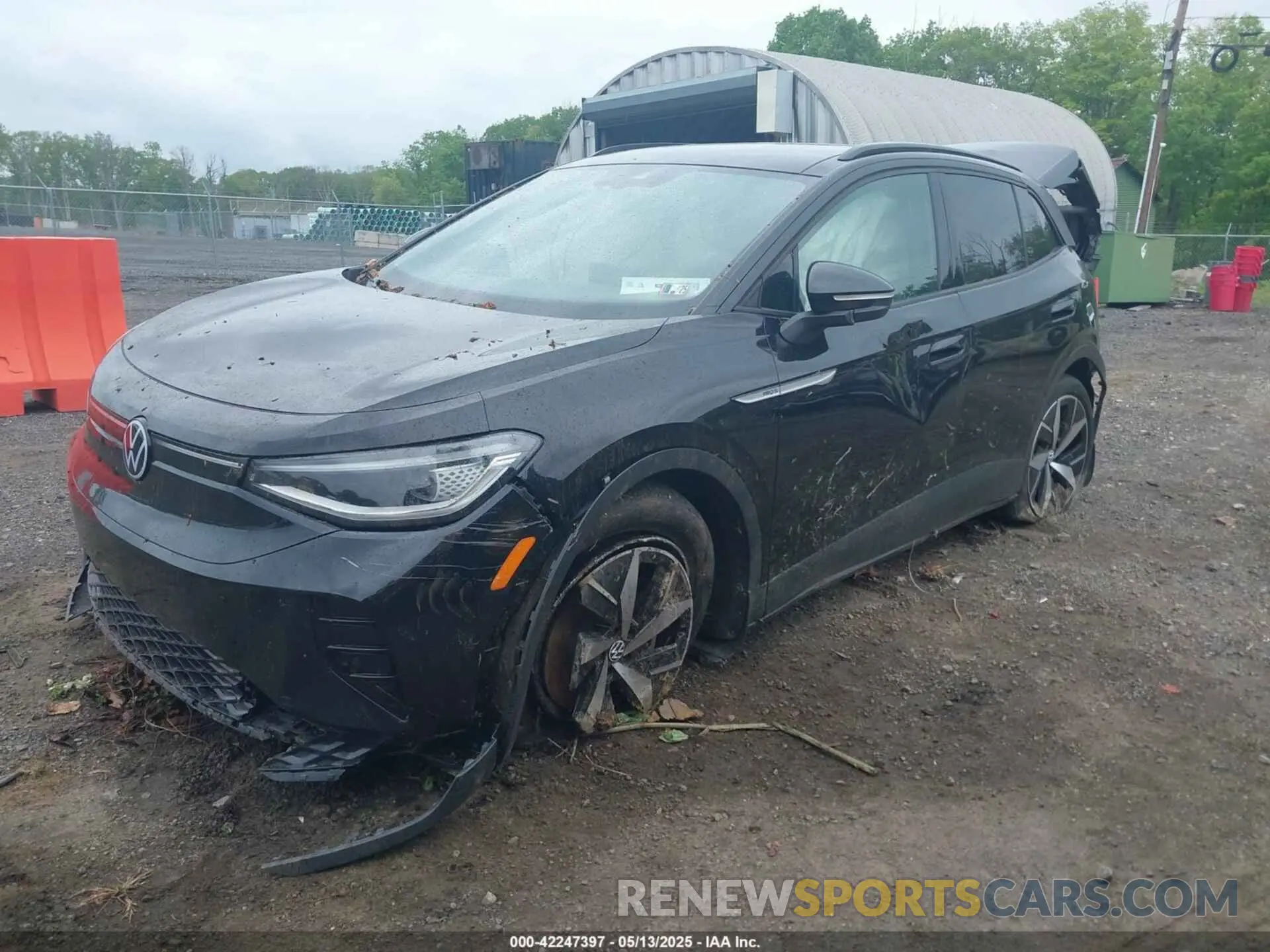 2 Photograph of a damaged car 1V2VMPE82PC032604 VOLKSWAGEN ID.4 2023