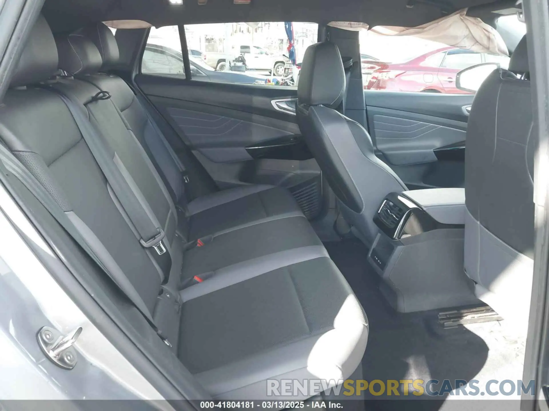 8 Photograph of a damaged car 1V2VMPE84PC037142 VOLKSWAGEN ID.4 2023