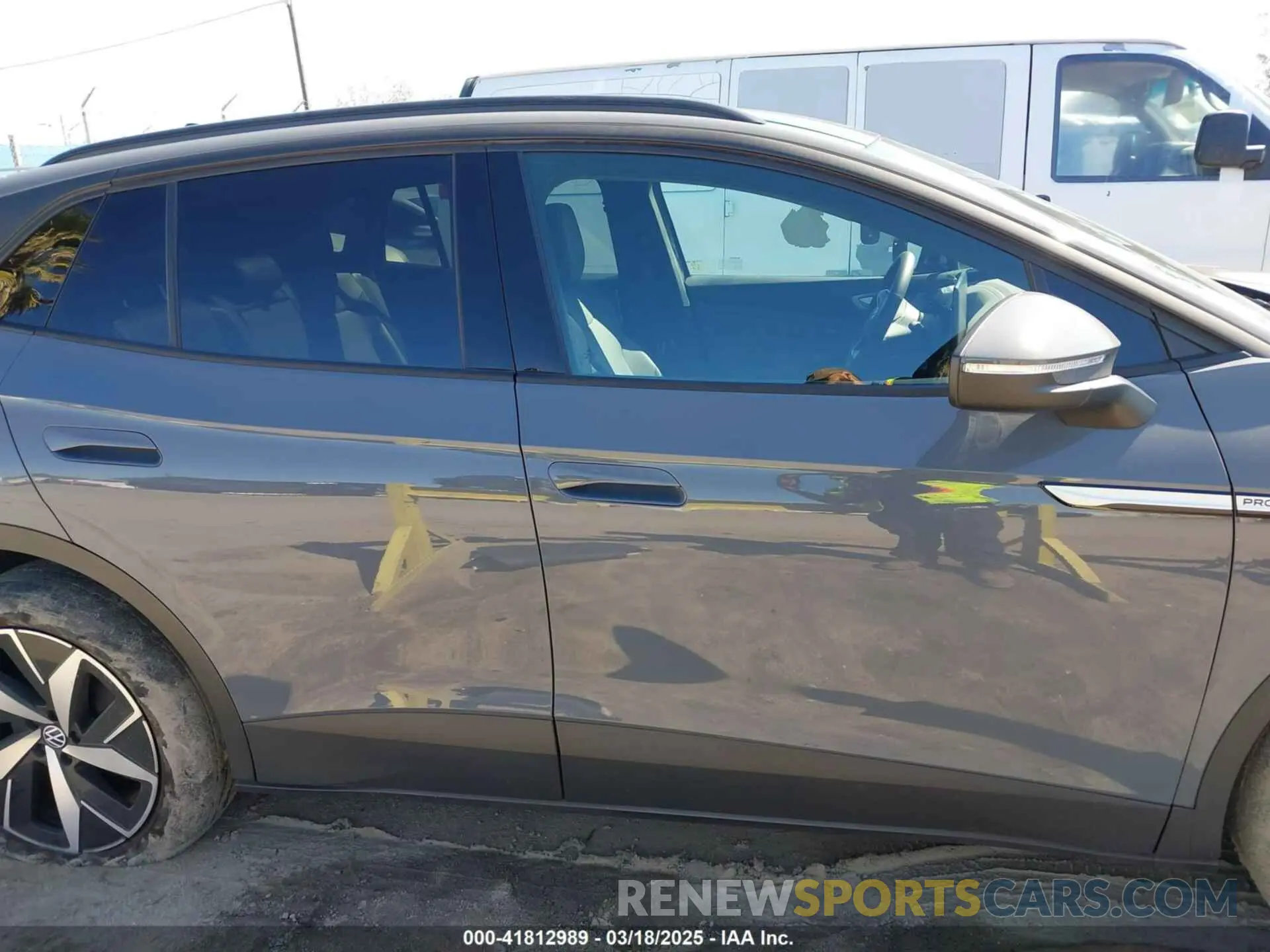 13 Photograph of a damaged car 1V2VMPE85PC046352 VOLKSWAGEN ID.4 2023