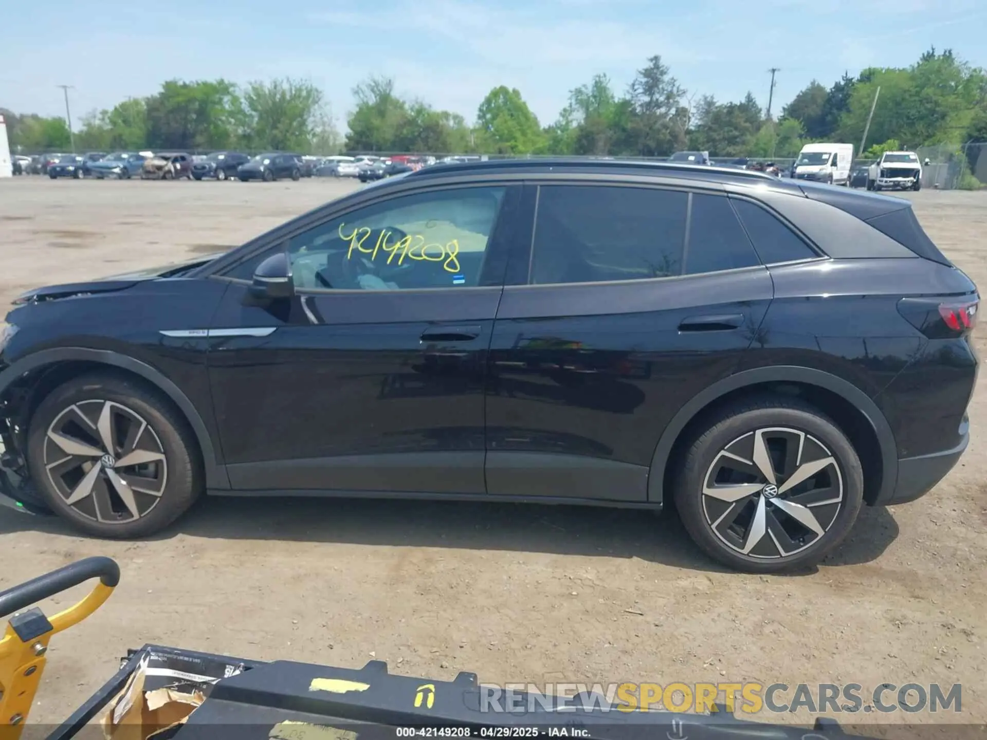 13 Photograph of a damaged car 1V2VMPE87PC043534 VOLKSWAGEN ID.4 2023