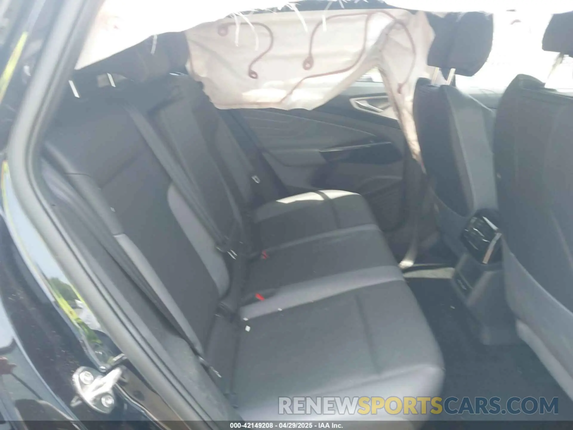 8 Photograph of a damaged car 1V2VMPE87PC043534 VOLKSWAGEN ID.4 2023